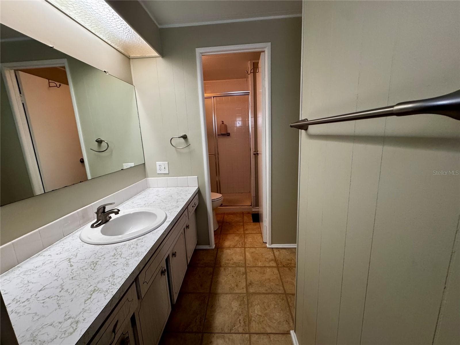 Primary bathroom - 5619 BAYSHORE RD #120, PALMETTO