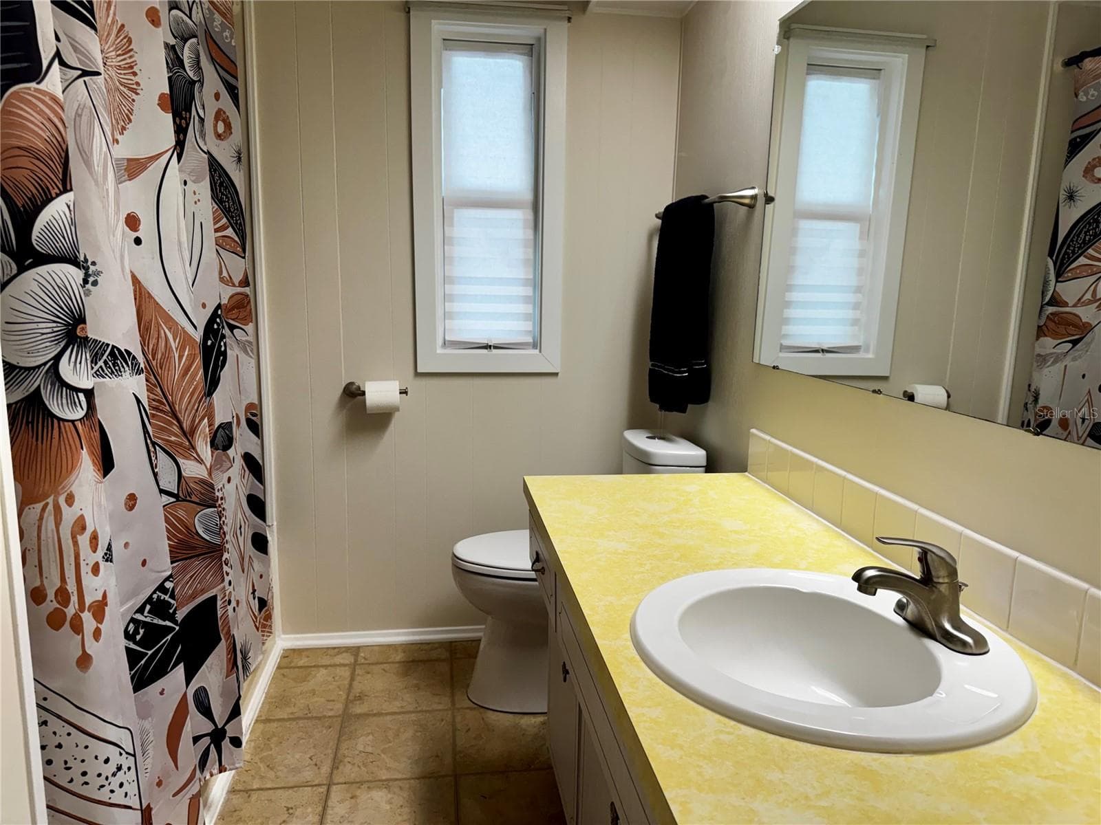 Guest bathroom - 5619 BAYSHORE RD #120, PALMETTO