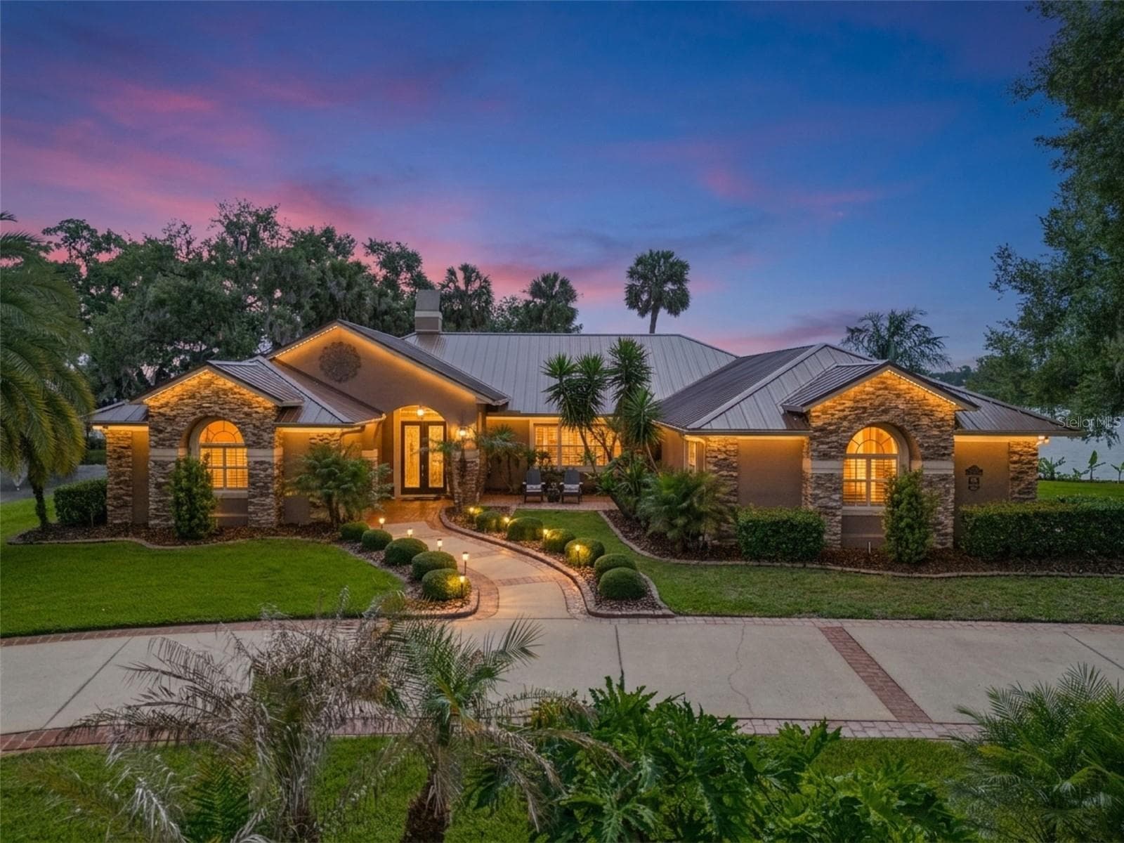 Single Family Residence at 29650 SQUIRREL POINT RD, TAVARES, photo 2 of 87