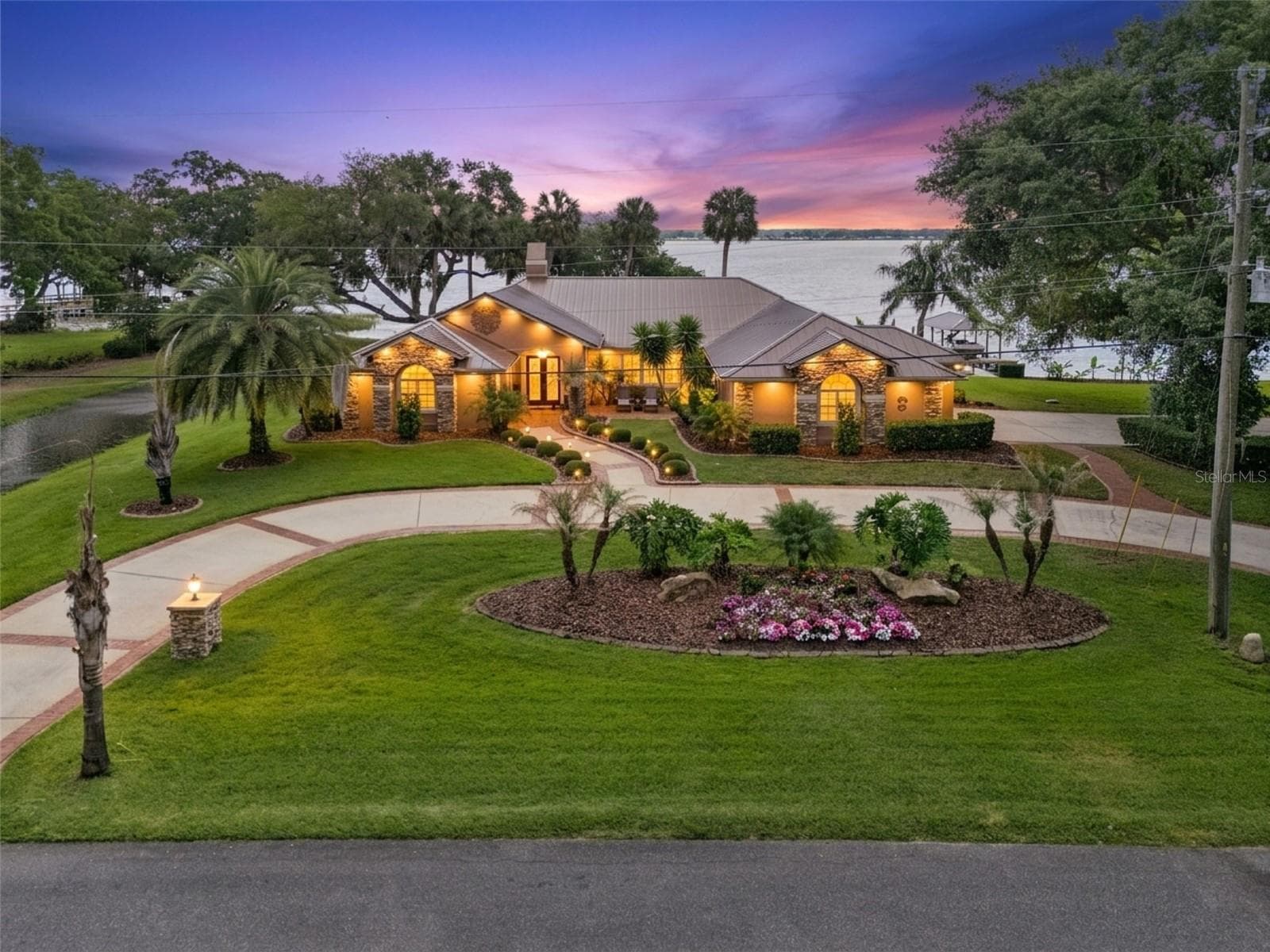 Single Family Residence at 29650 SQUIRREL POINT RD, TAVARES, photo 6 of 87