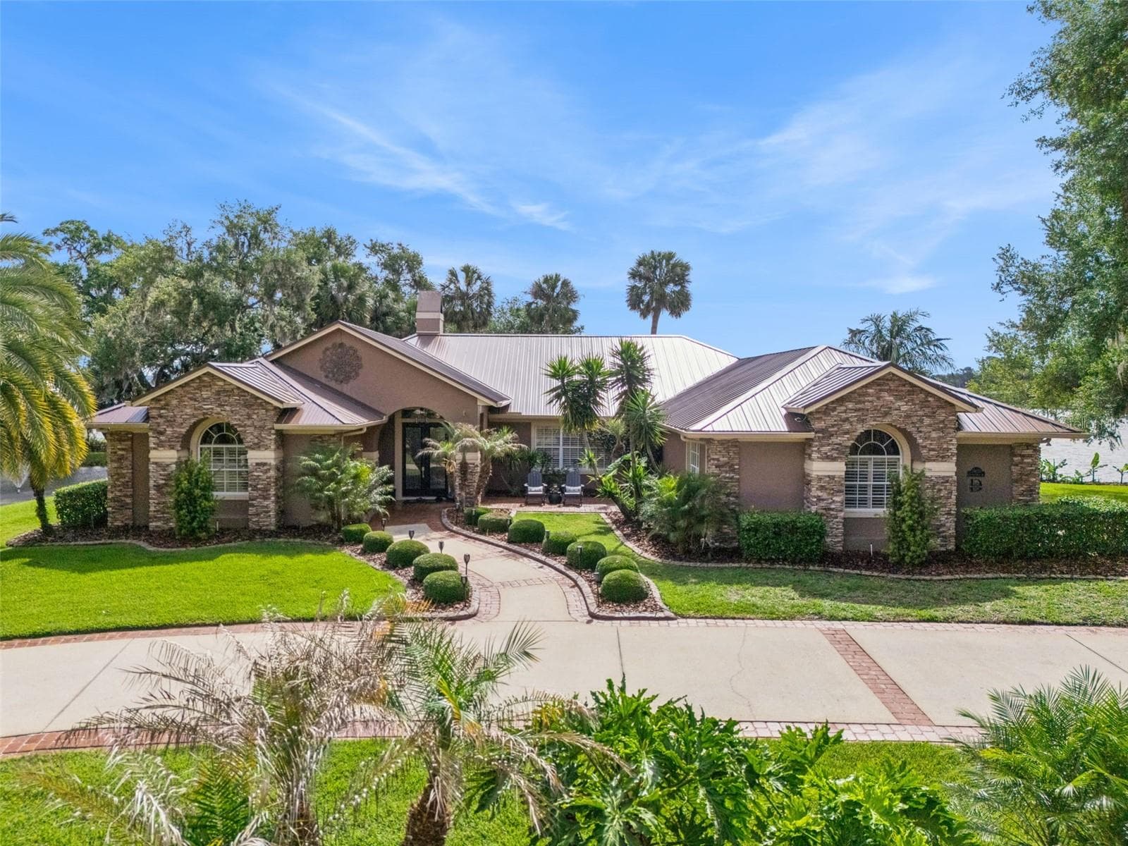Single Family Residence at 29650 SQUIRREL POINT RD, TAVARES, photo 3 of 87