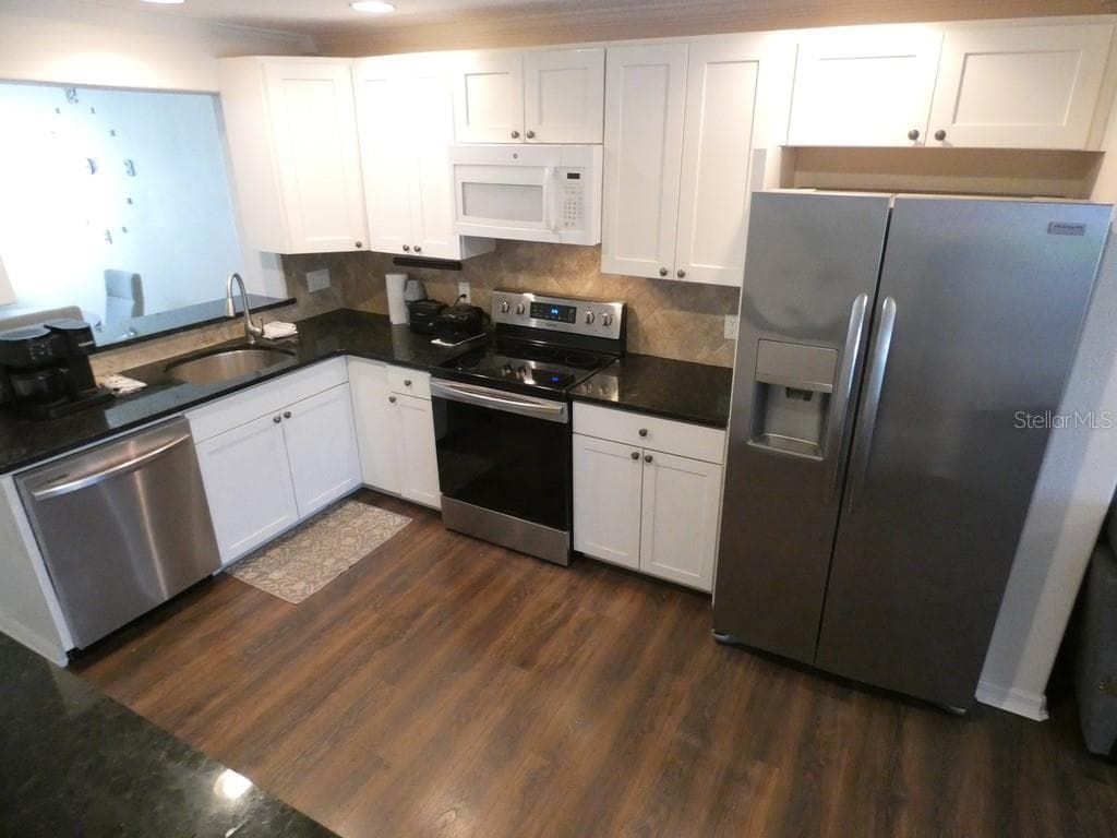 Townhouse at 2554 SEA WIND WAY, CLEARWATER, photo 19 of 23