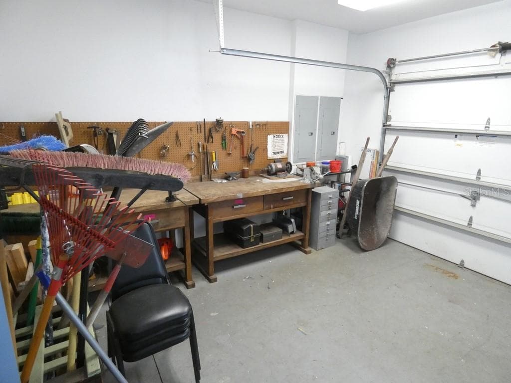 24 Hour Community Shop & Laundry & Bath Rooms & Library - 12674 SEMINOLE BLVD #S8, LARGO