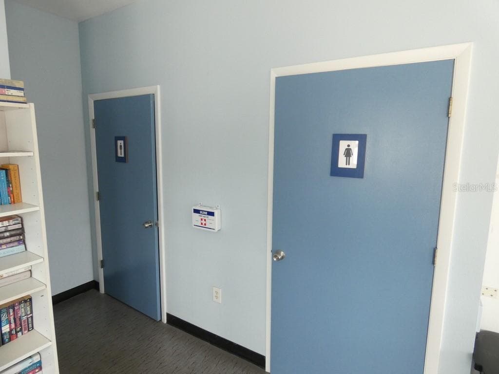 24 Hour Community Shop & Laundry & Bath Rooms & Library - 12674 SEMINOLE BLVD #S8, LARGO