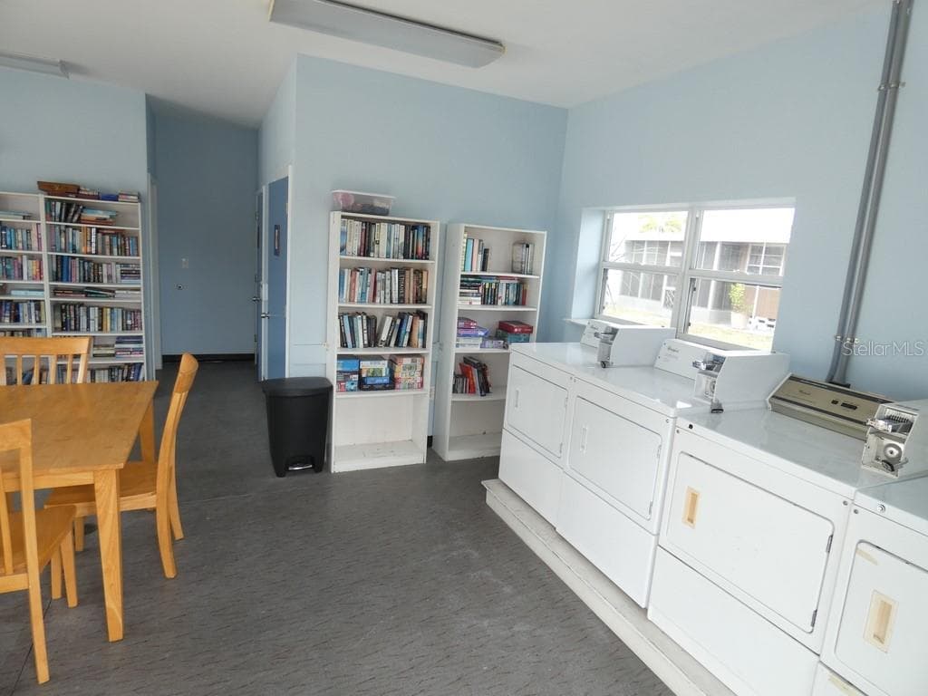 24 Hour Community Shop & Laundry & Bath Rooms & Library - 12674 SEMINOLE BLVD #S8, LARGO