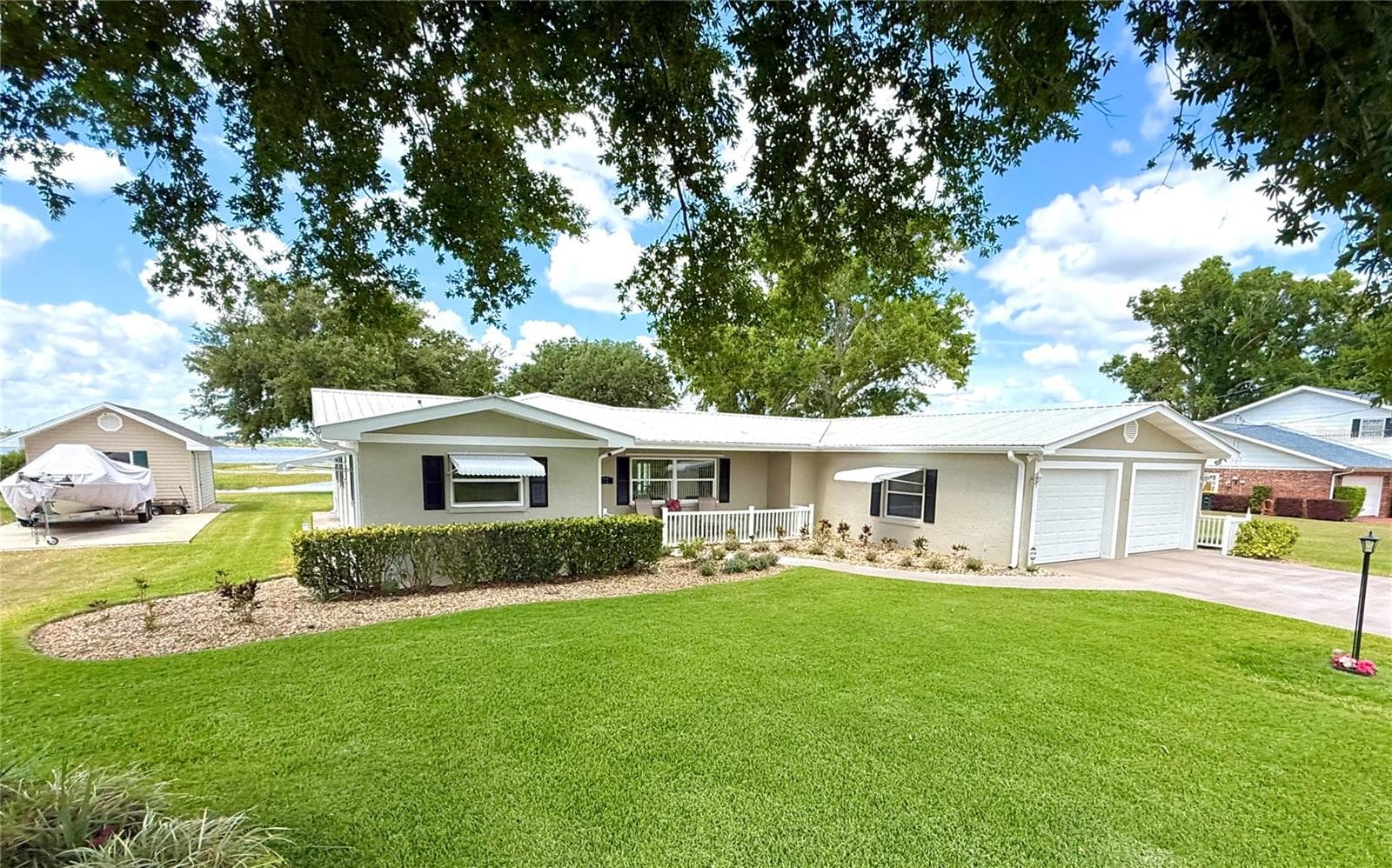 77 W LAKE DAMON DR
