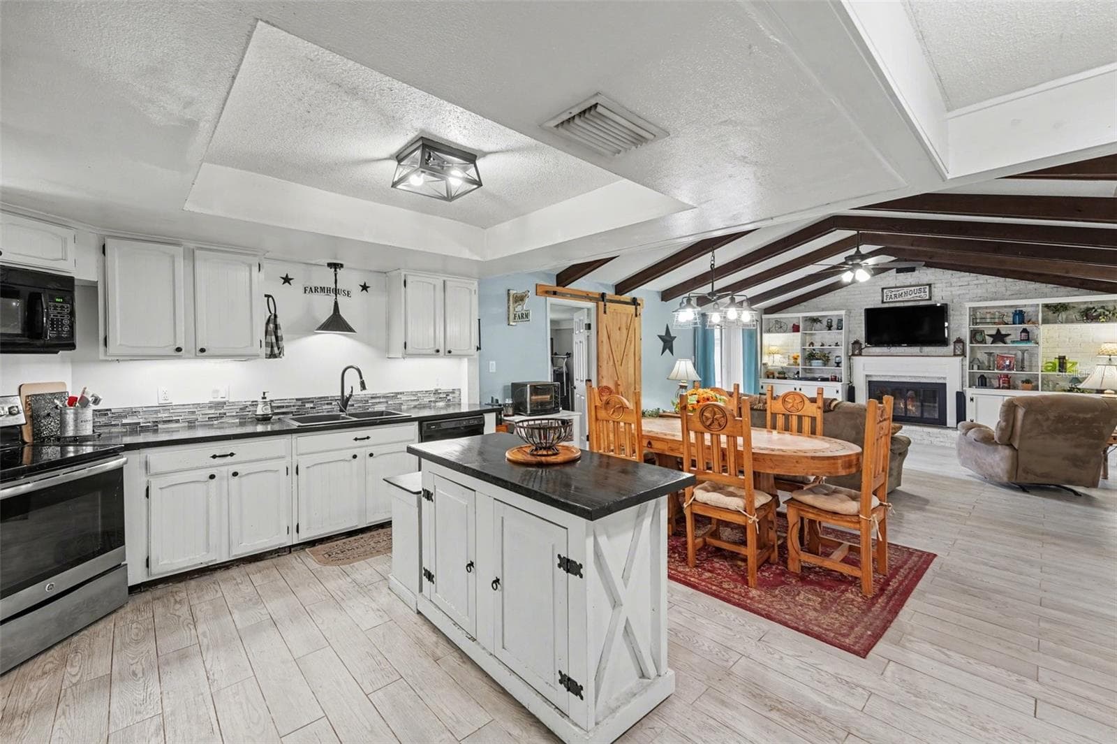 Single Family Residence at 429 MANOR BLVD, PALM HARBOR, photo 11 of 26
