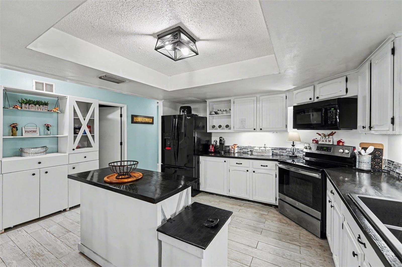 Single Family Residence at 429 MANOR BLVD, PALM HARBOR, photo 4 of 26