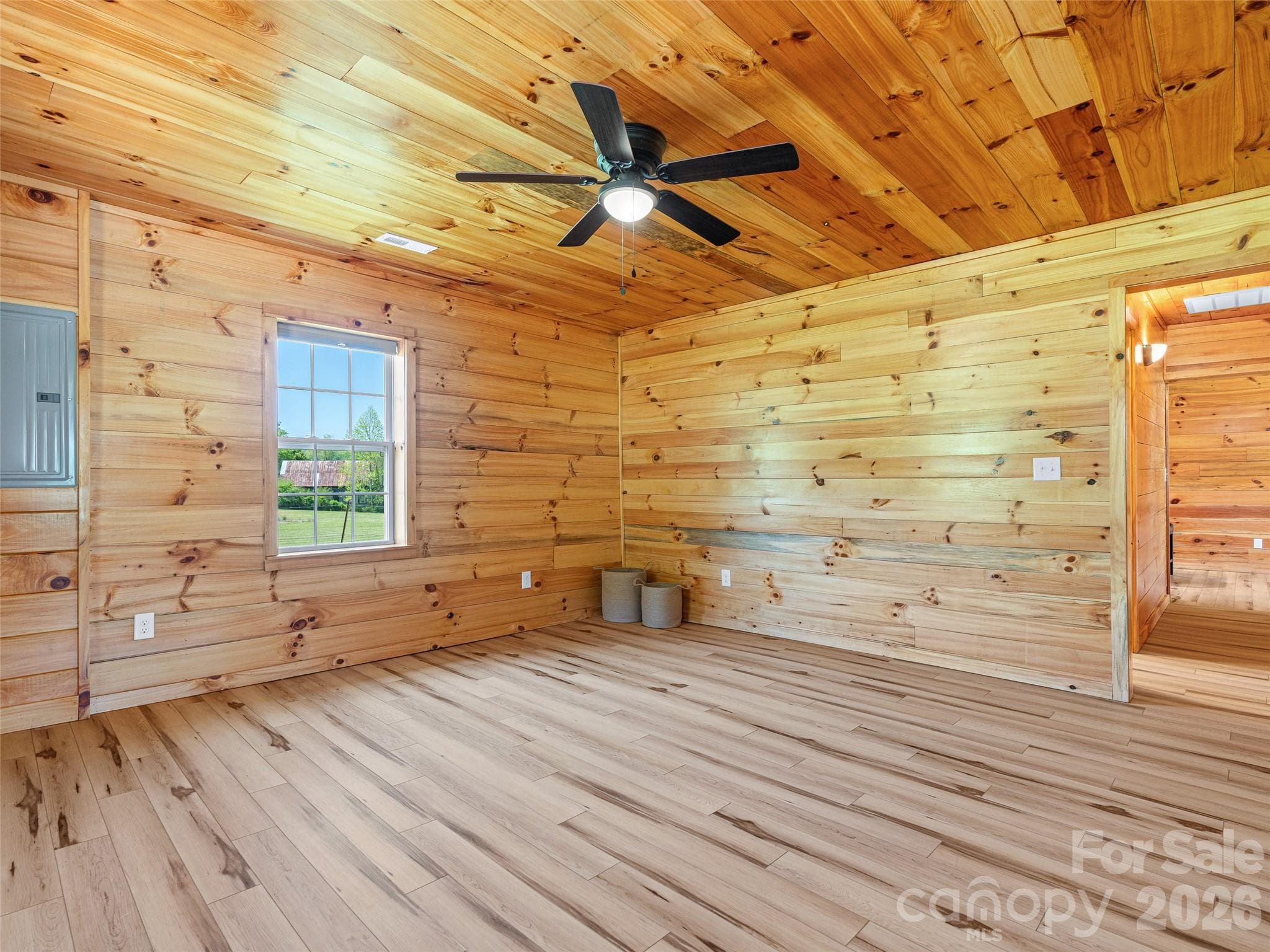 Living room - 5881 US 23 Highway, Mars Hill