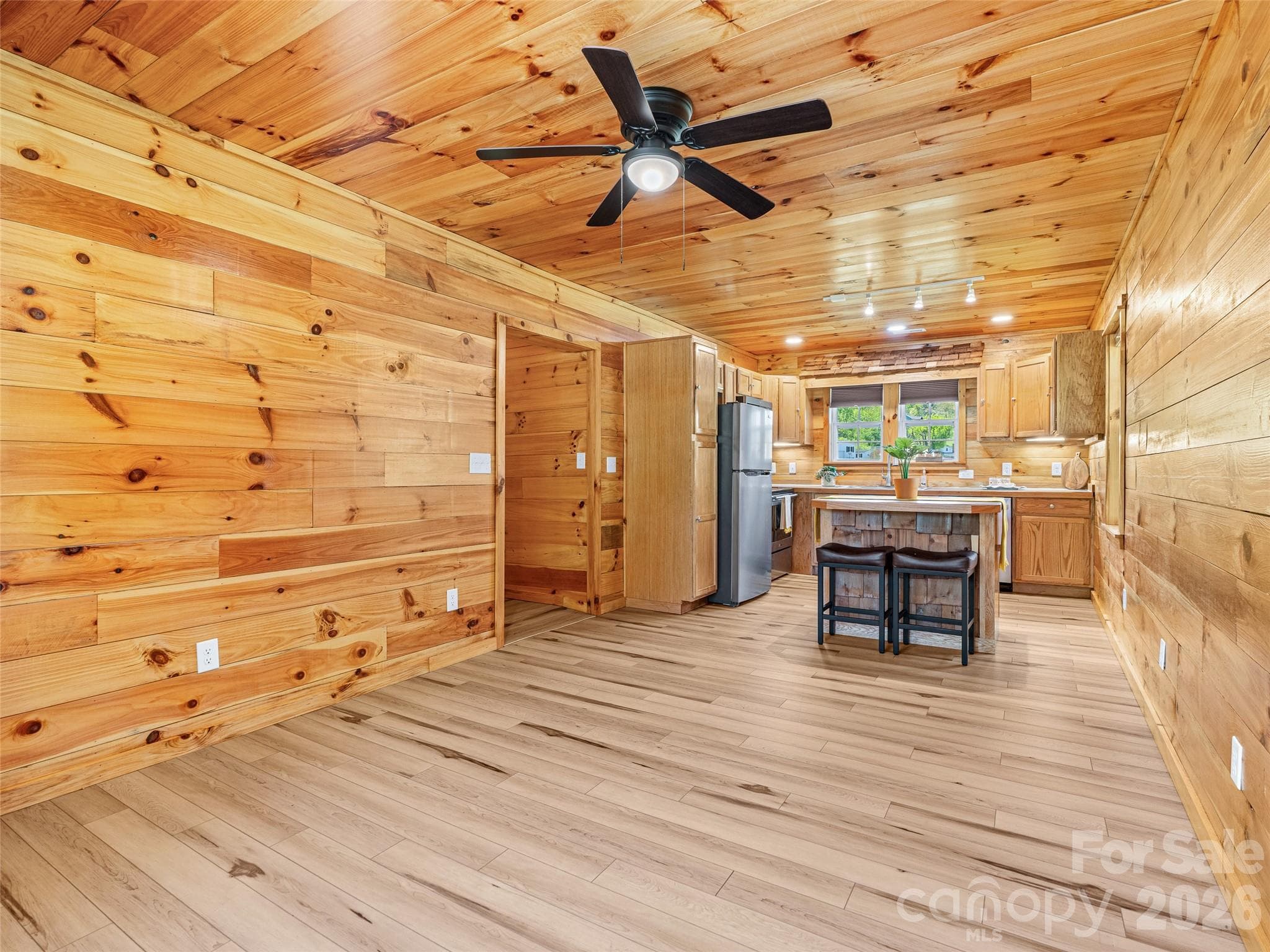 Kitchen and dining areas - 5881 US 23 Highway, Mars Hill