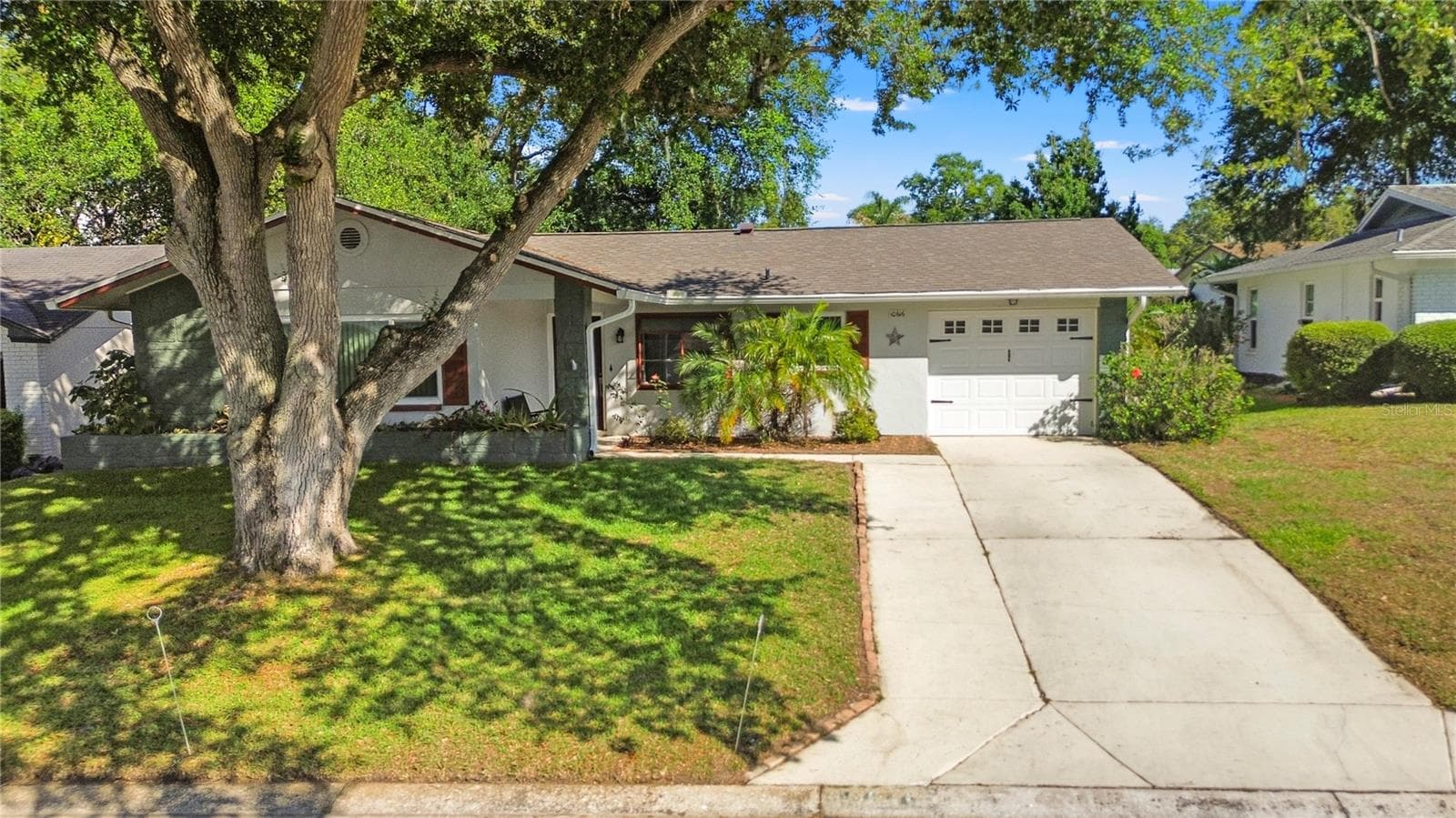 Single Family Residence at 10616 SPRINGWOOD DR, PORT RICHEY, photo 2 of 43