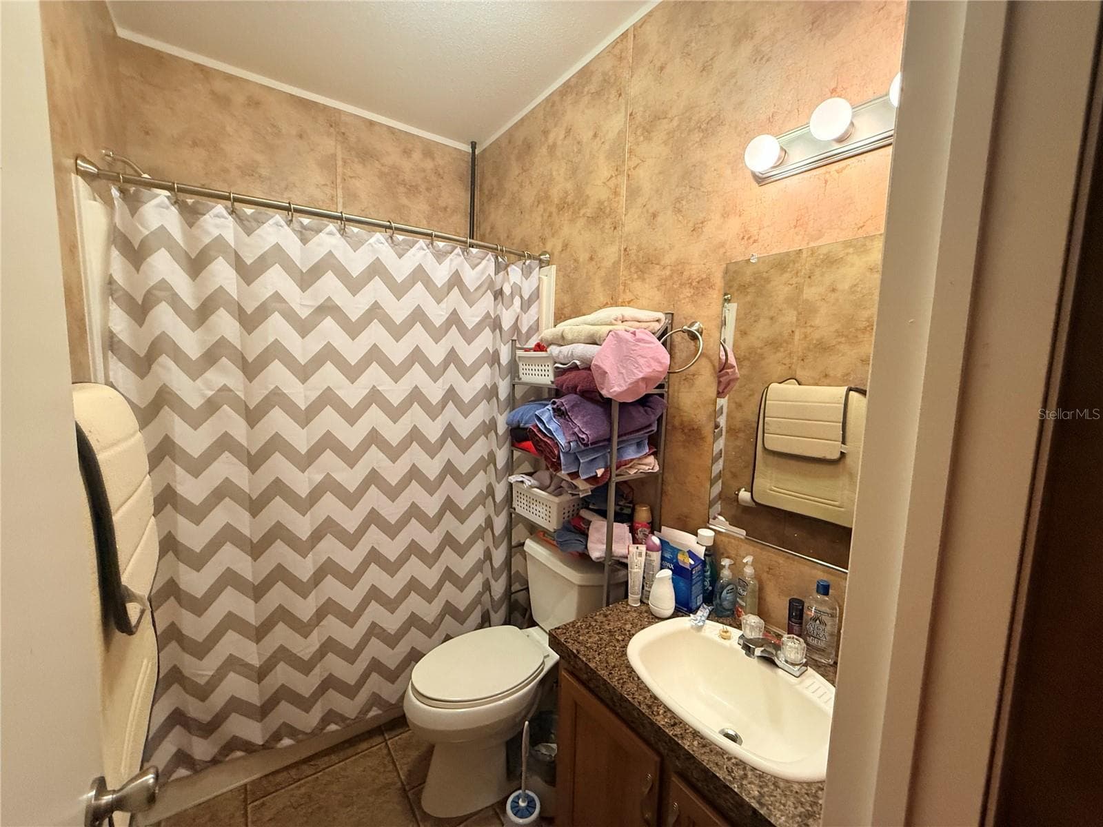 Manufactured Home at 21809 SUNSET DR, ASTOR, photo 10 of 12