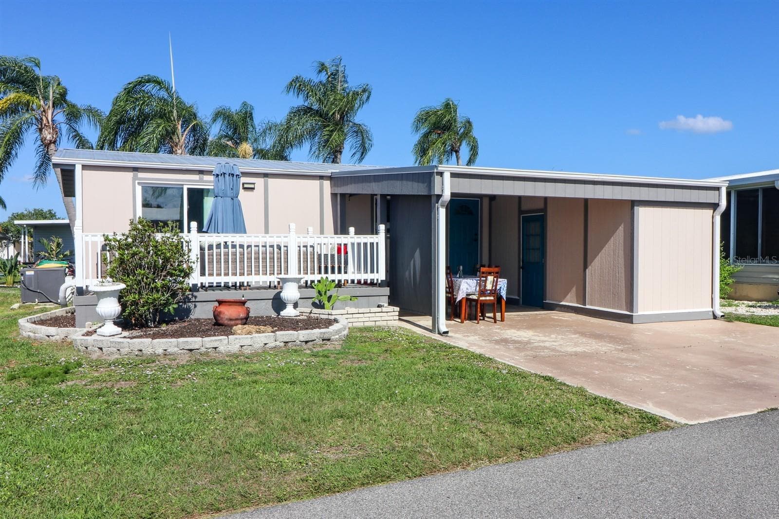 Manufactured Home at 2100 KINGS HWY #662, PORT CHARLOTTE, photo 2 of 43