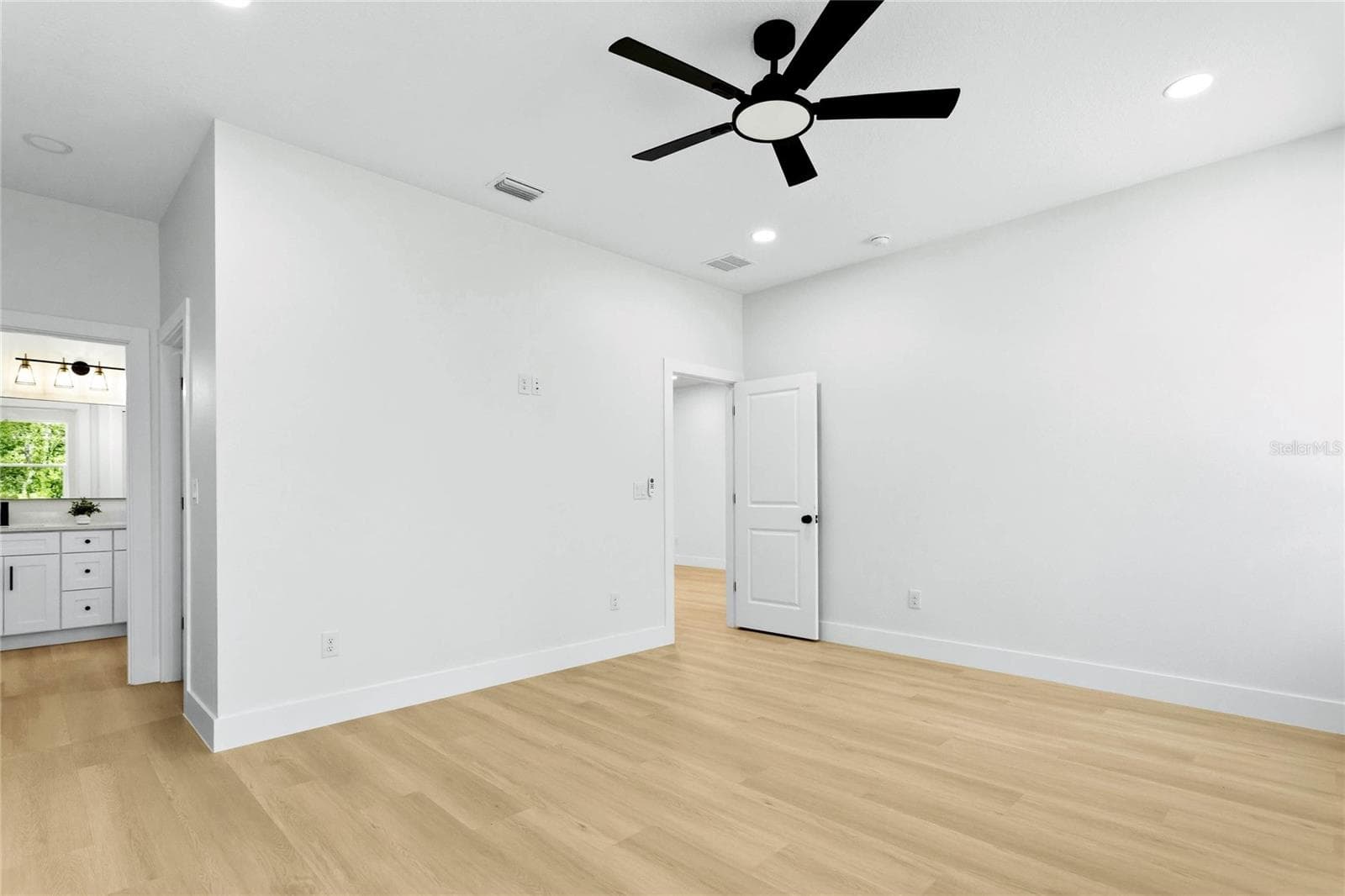 Single Family Residence at 126 CANBY CIR, SPRING HILL, photo 28 of 45
