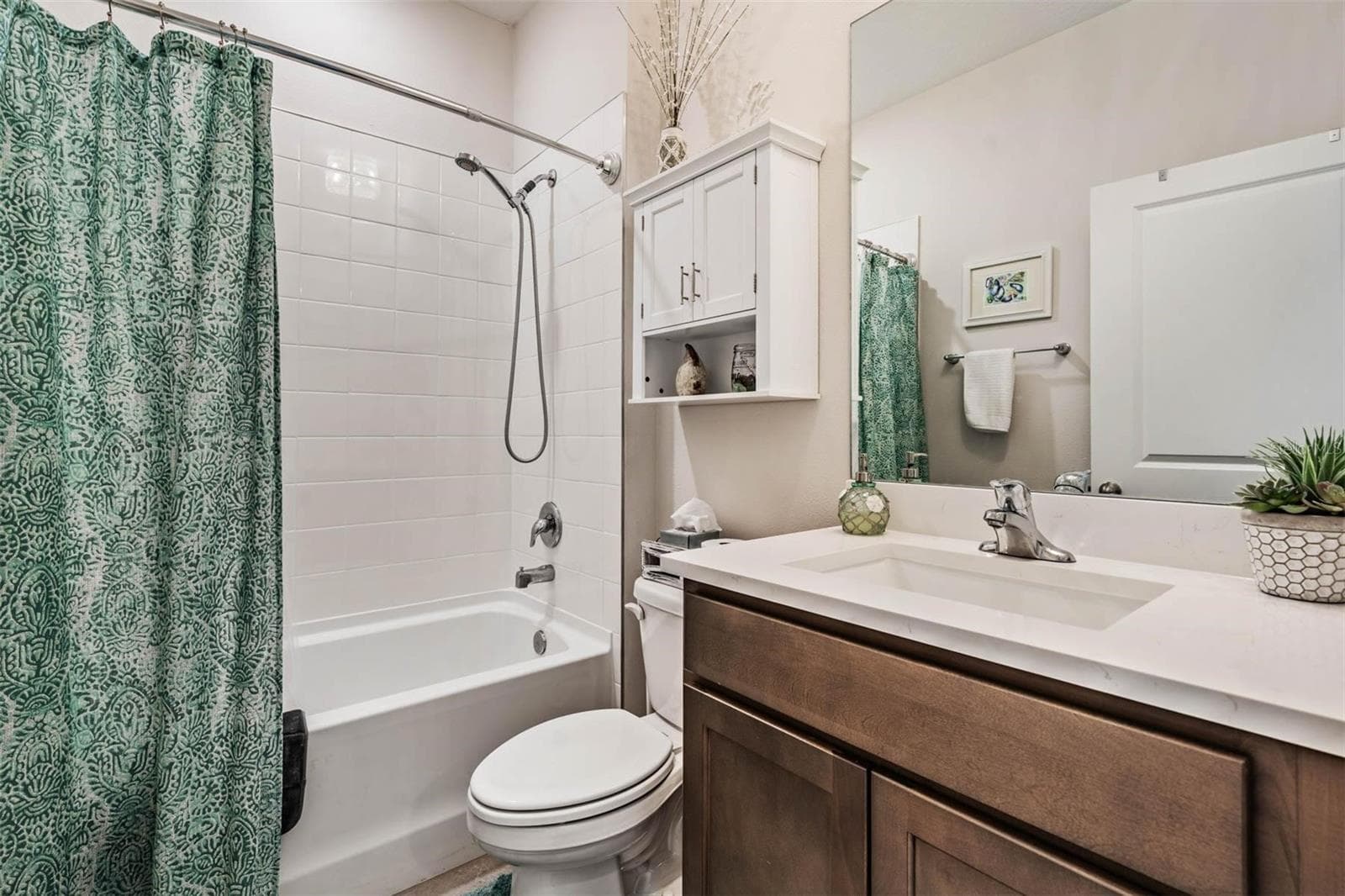 Guest Bath - 6862 BROAD RIVER AVE, LAND O LAKES