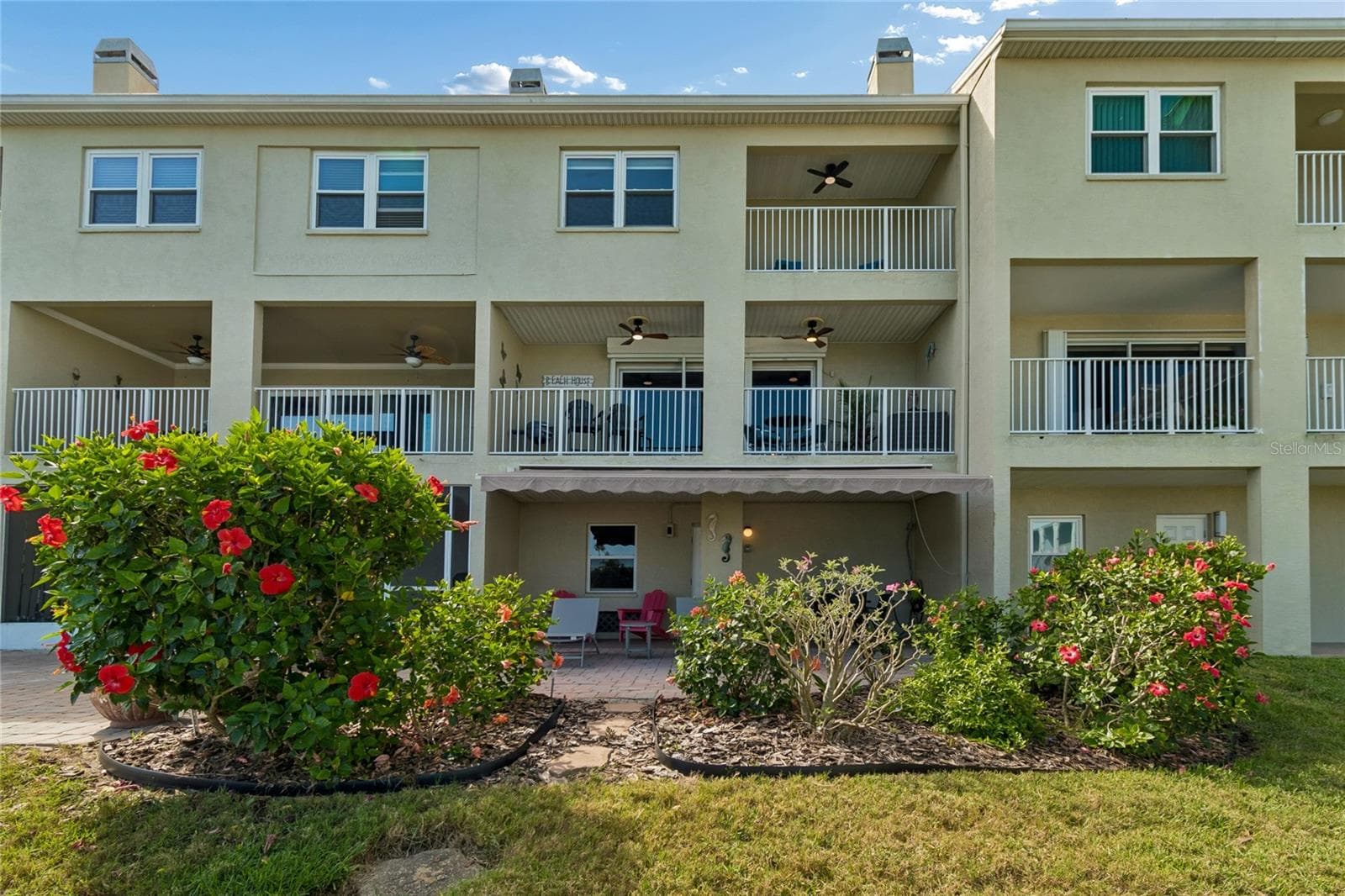 Three levels of waterfront balconies - 152 117TH AVE, TREASURE ISLAND