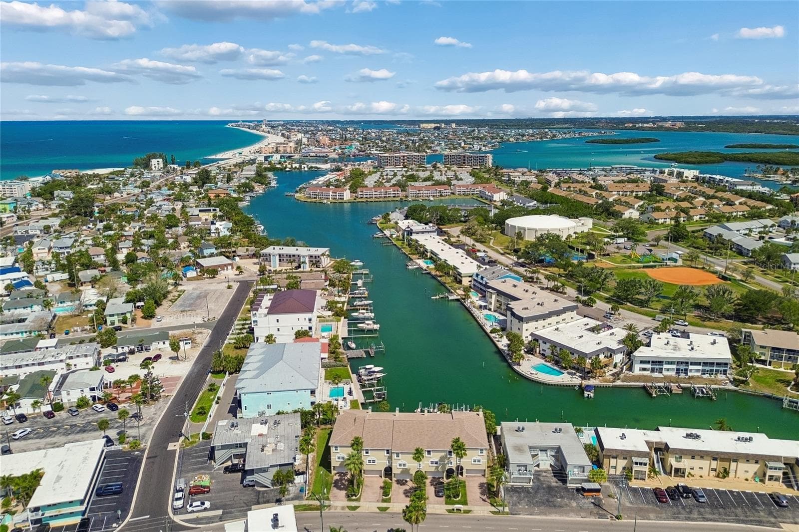 Enjoy boat rides to the John's pass sandbar or golf cart rides to John's Pass Village. Your choice. - 152 117TH AVE, TREASURE ISLAND