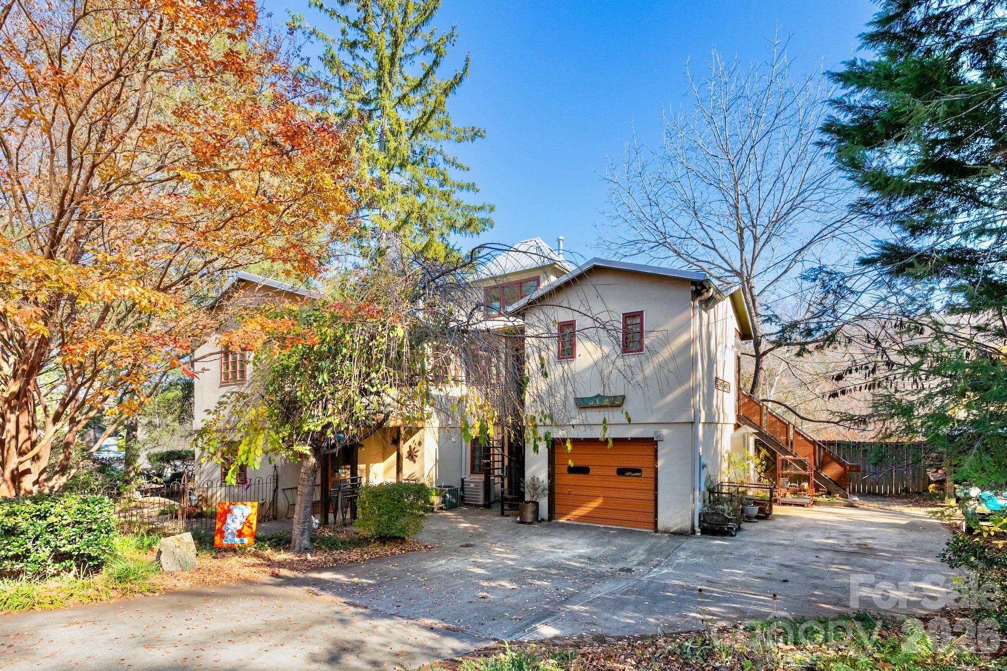 297 Hillside Street