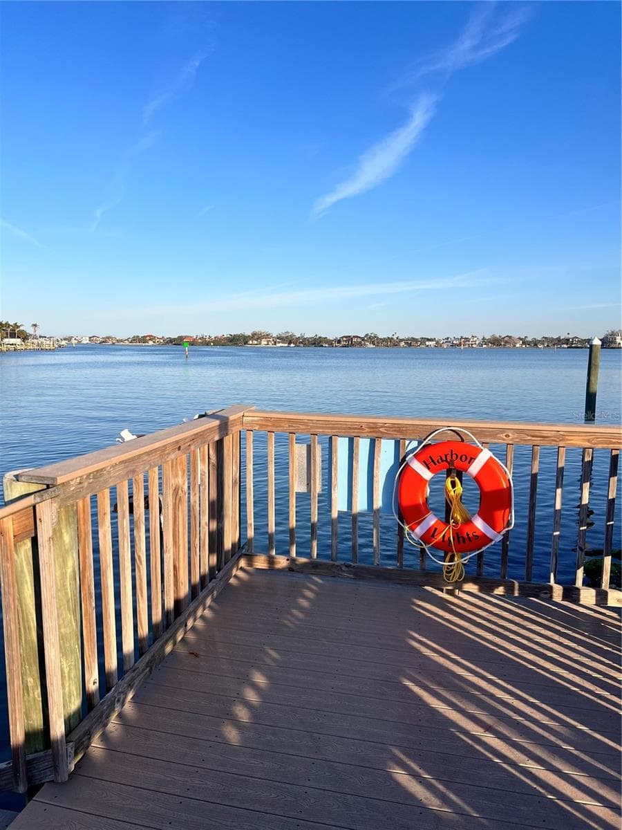 Sunset Park Fishing Dock the jewel of Harbor Lights a gathering place to watch the sunset! - 102 2ND AVE, VENICE