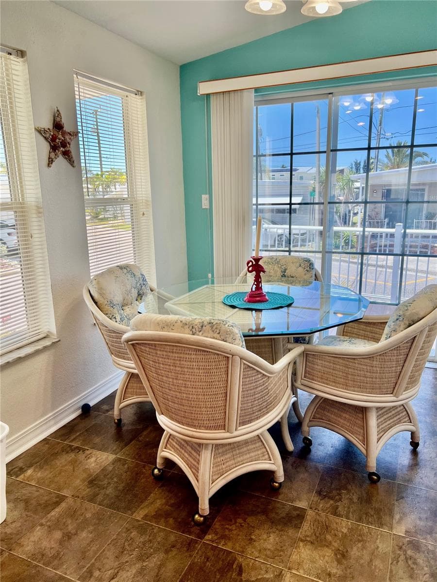 Dining room - 102 2ND AVE, VENICE