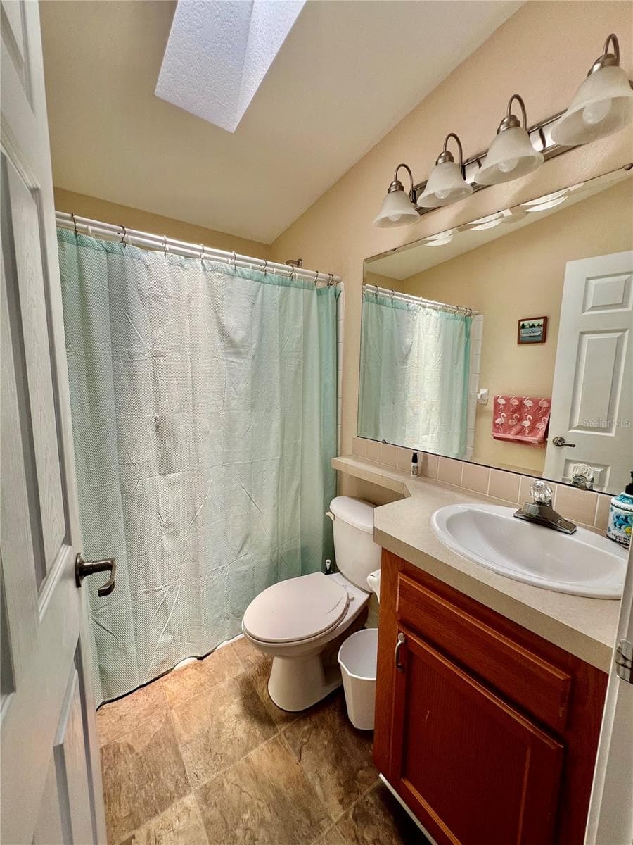 2nd bath - 102 2ND AVE, VENICE