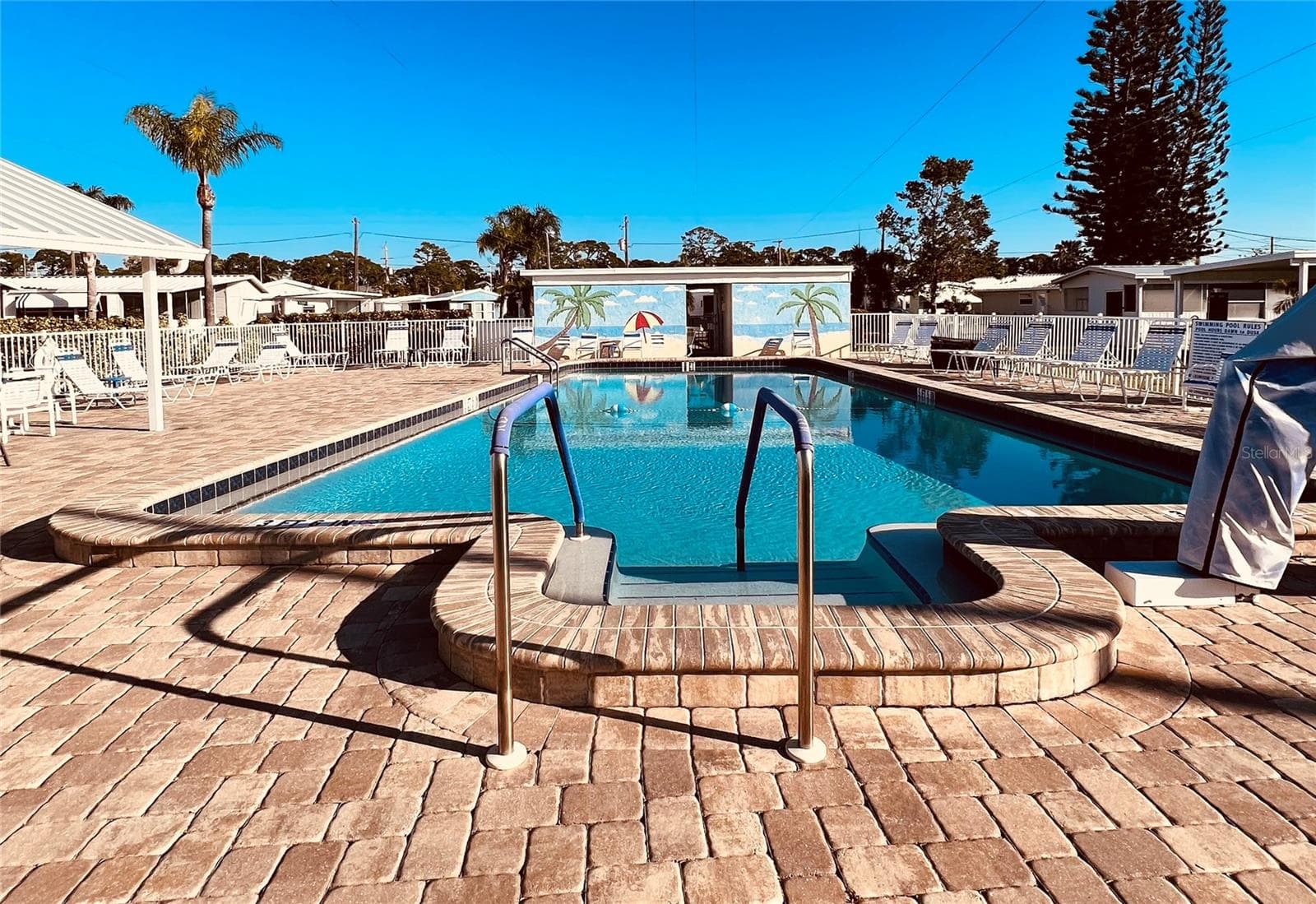 Geo thermal pool heated all year - 102 2ND AVE, VENICE