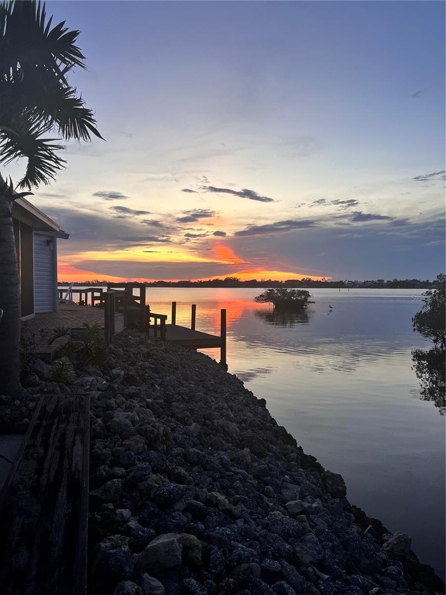 Sunsets - 102 2ND AVE, VENICE
