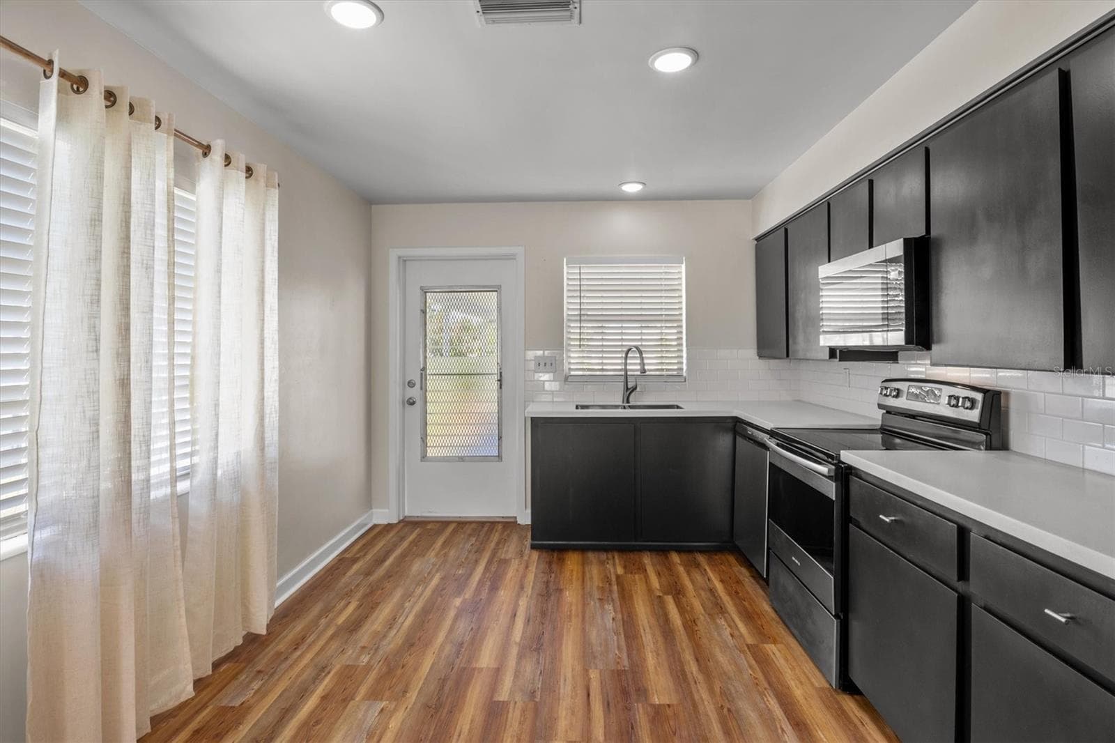 Villa at 1213 8TH ST NW, WINTER HAVEN, photo 10 of 29
