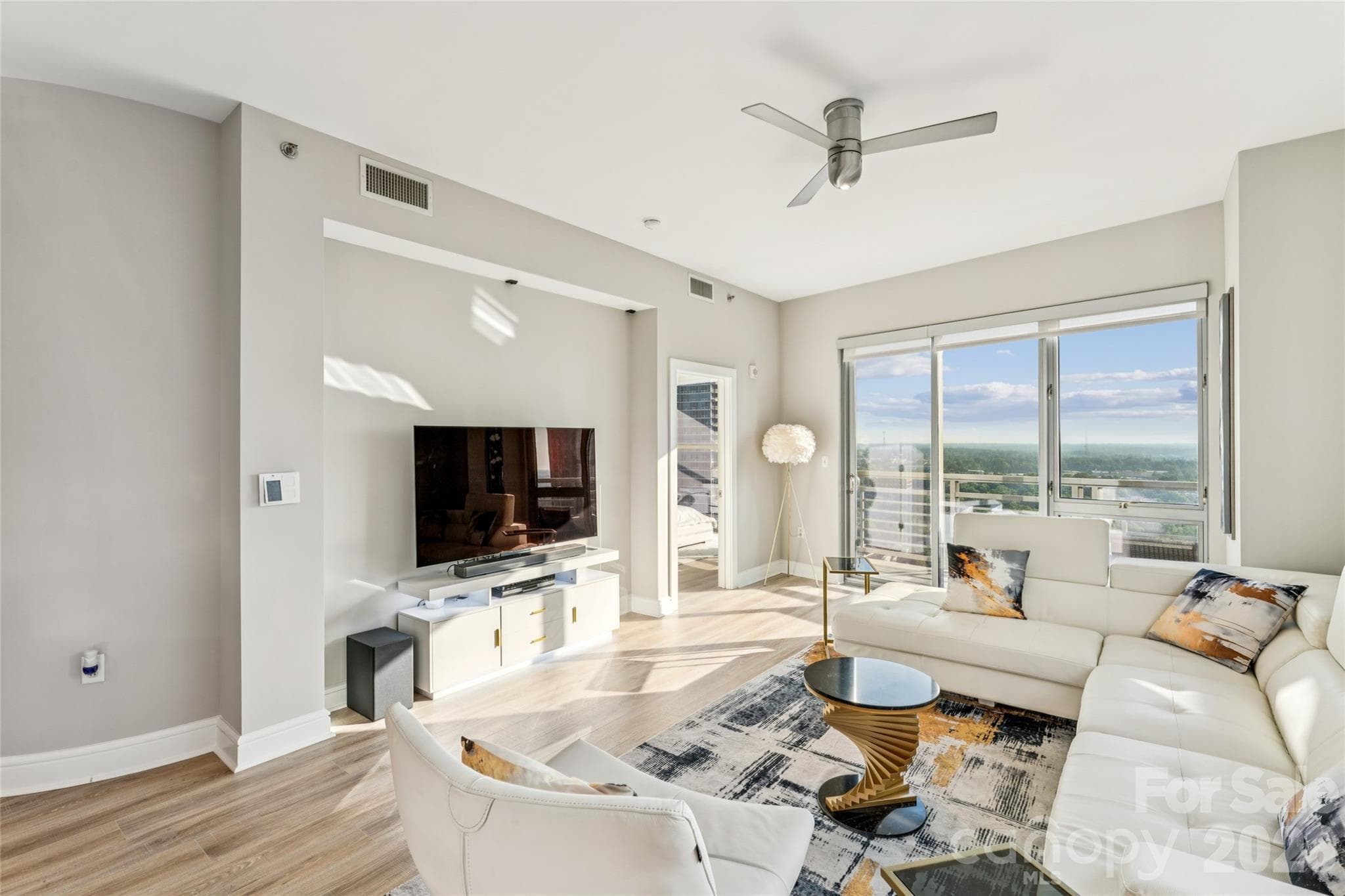 Condominium at 333 W Trade Street, Charlotte, photo 11 of 43