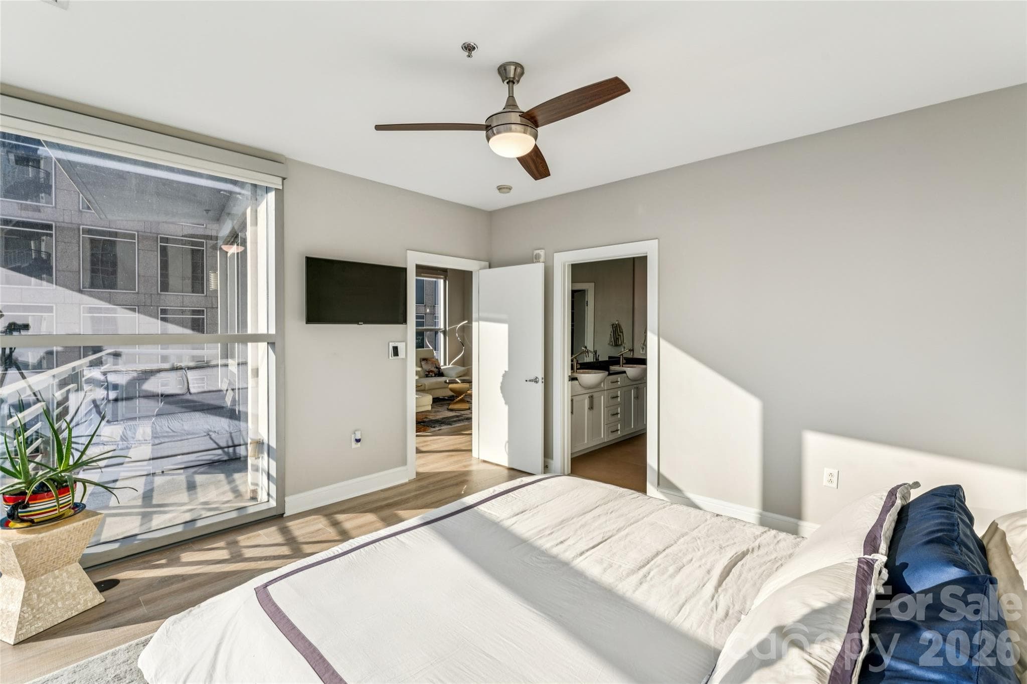 Condominium at 333 W Trade Street, Charlotte, photo 19 of 43