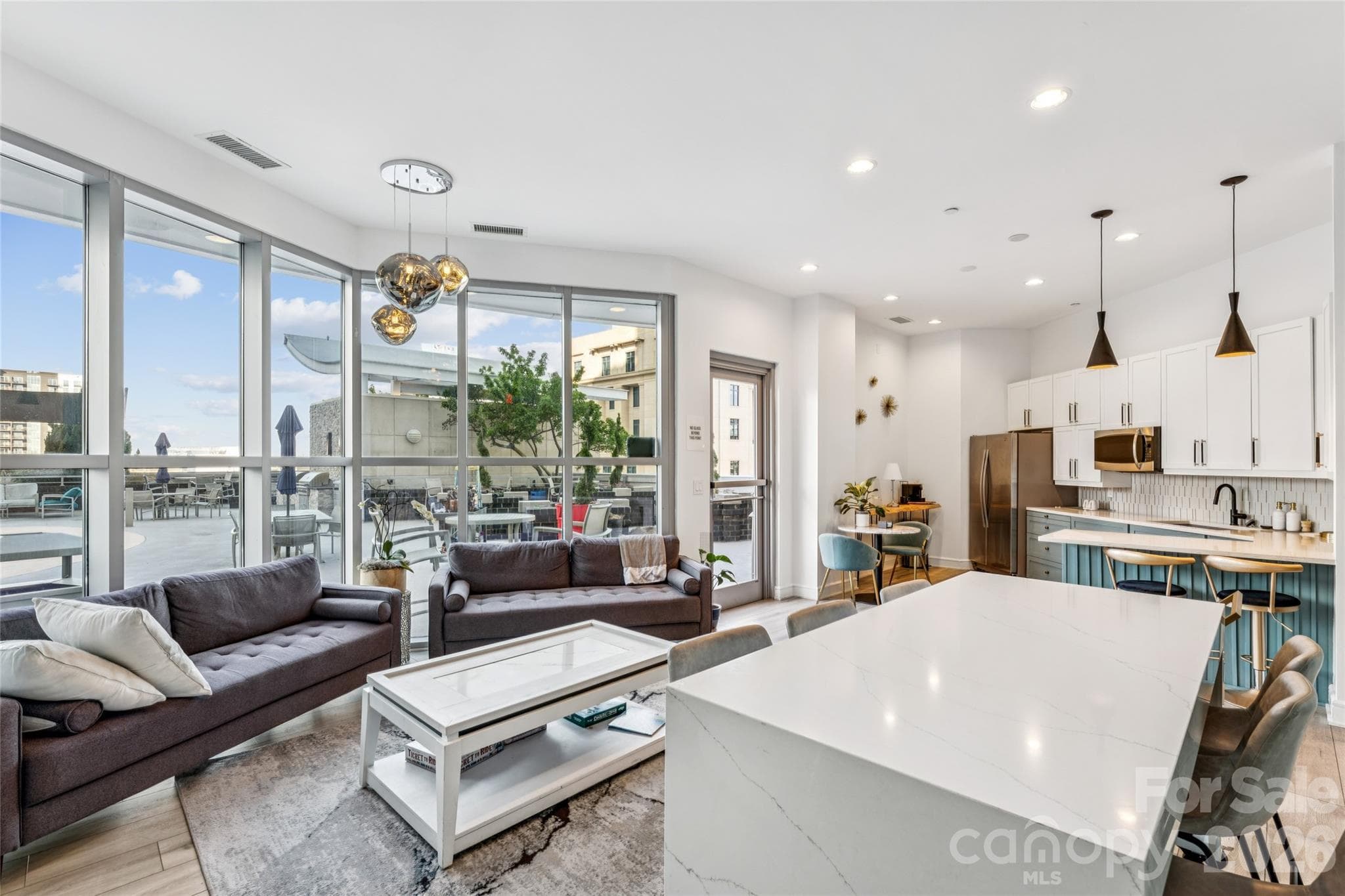 Community area - 333 W Trade Street, Charlotte