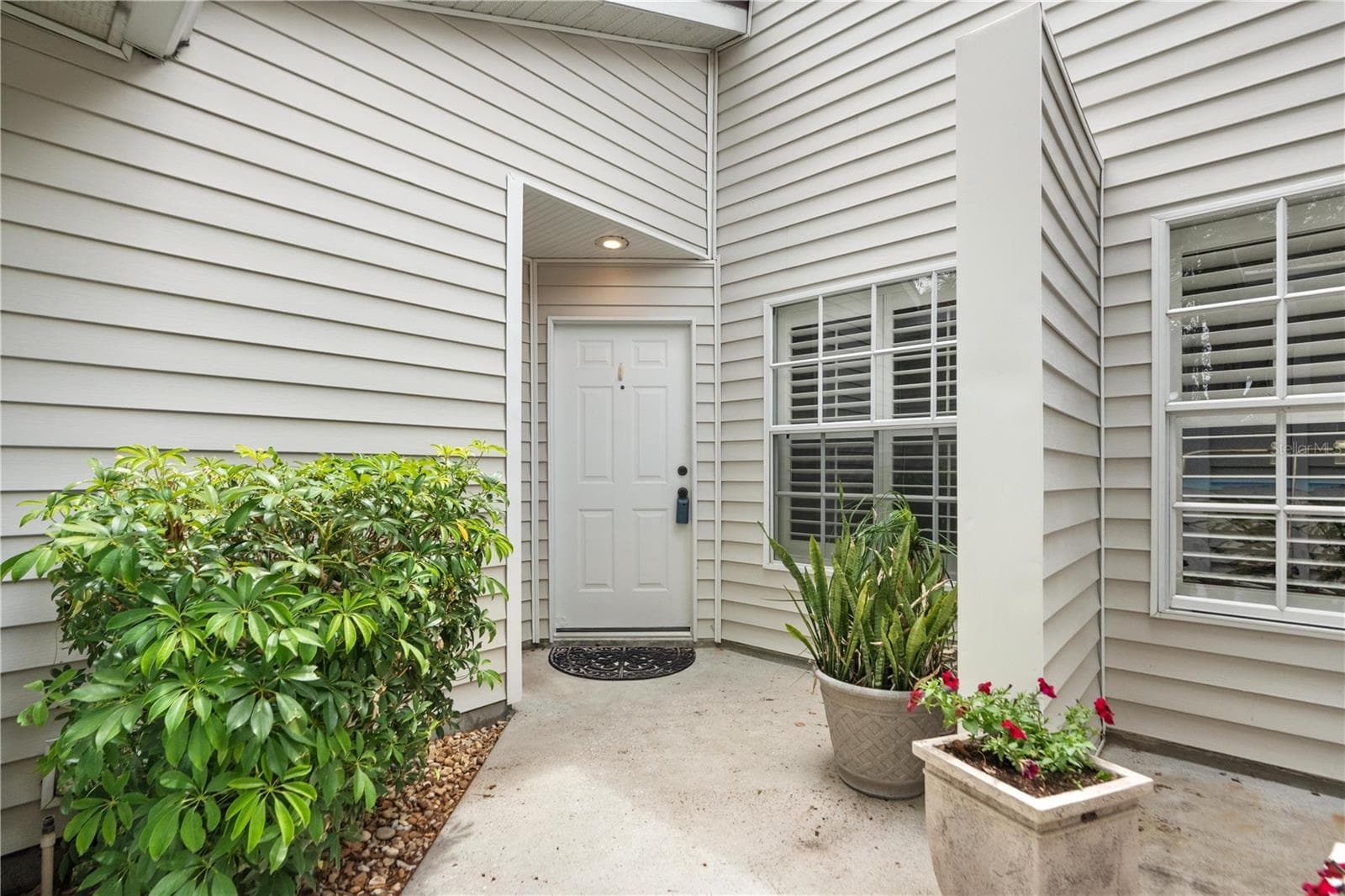 Townhouse at 21506 GRAY TERN CT, LUTZ, photo 2 of 45