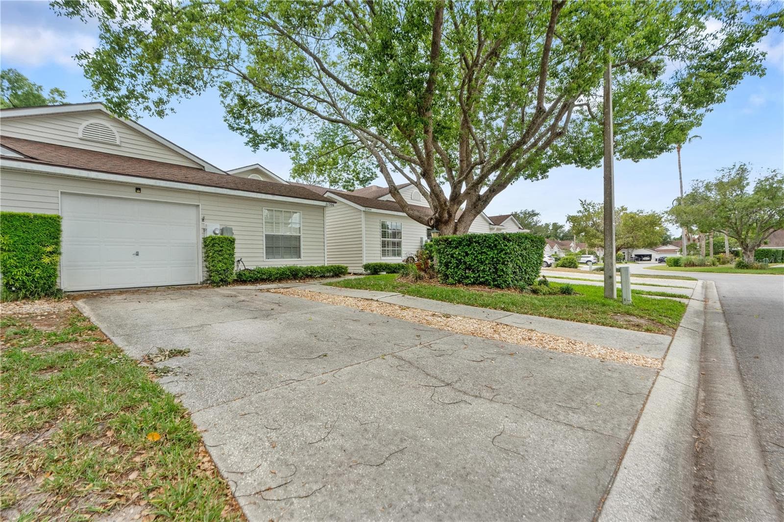 Townhouse at 21506 GRAY TERN CT, LUTZ, photo 3 of 45