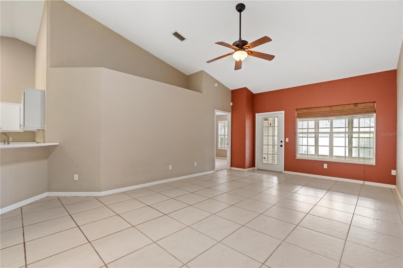 Townhouse at 21506 GRAY TERN CT, LUTZ, photo 7 of 45