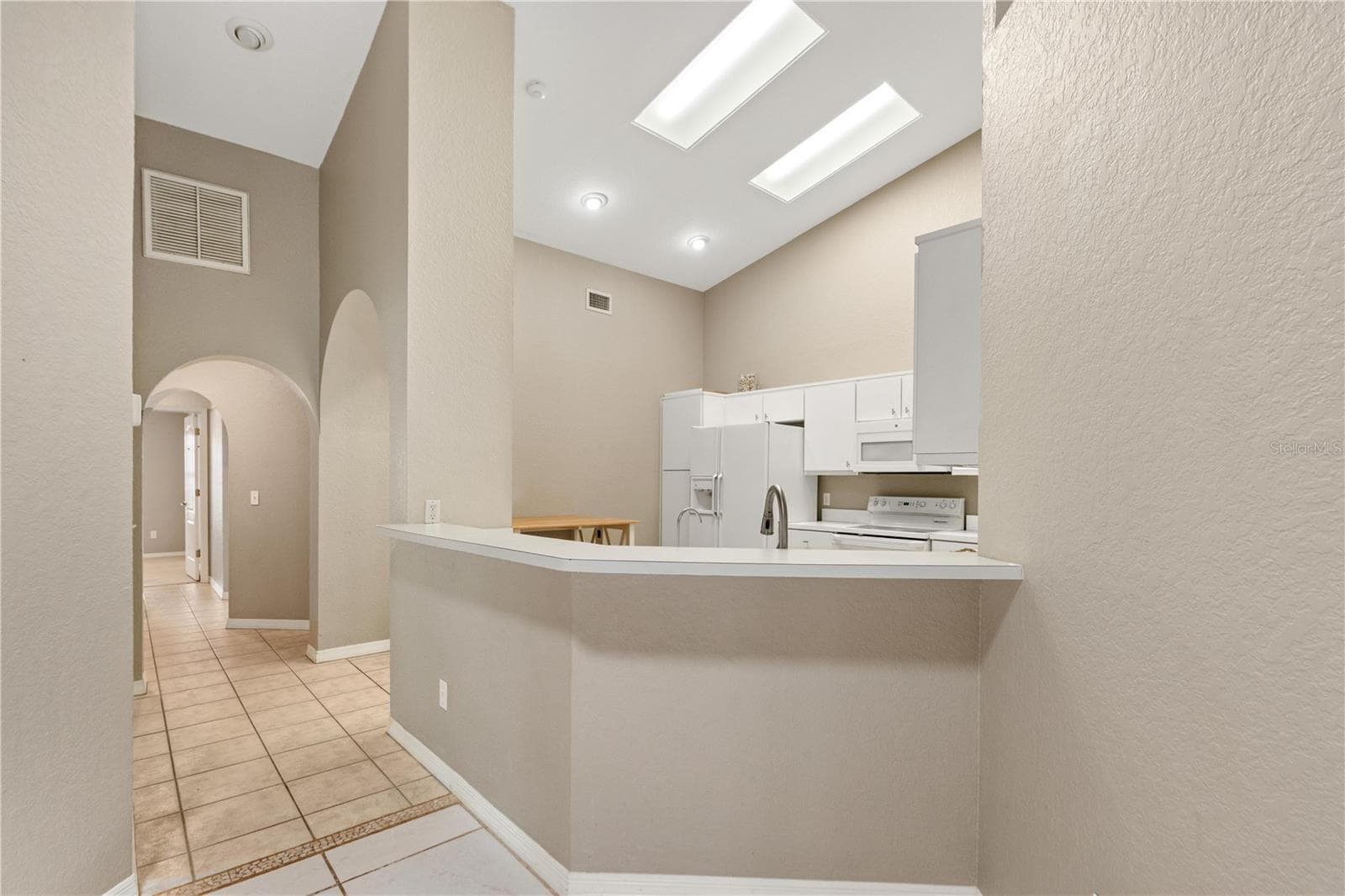 Townhouse at 21506 GRAY TERN CT, LUTZ, photo 9 of 45