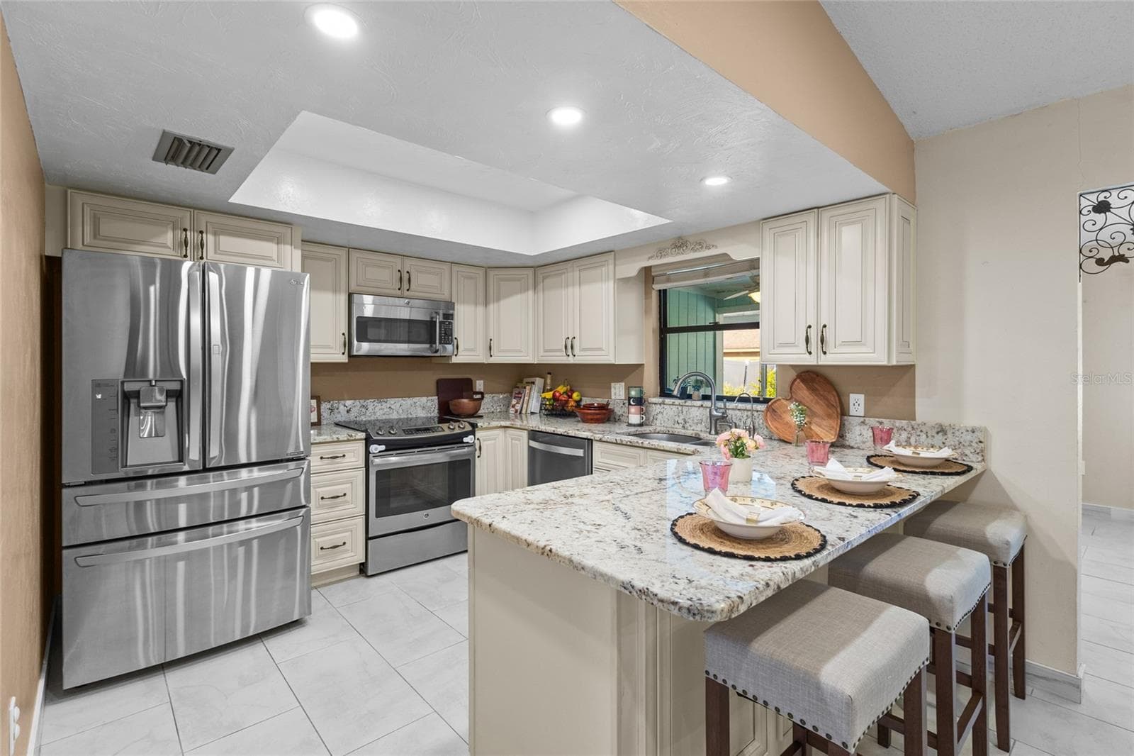 Single Family Residence at 6609 MAUNA LOA BLVD, SARASOTA, photo 7 of 28