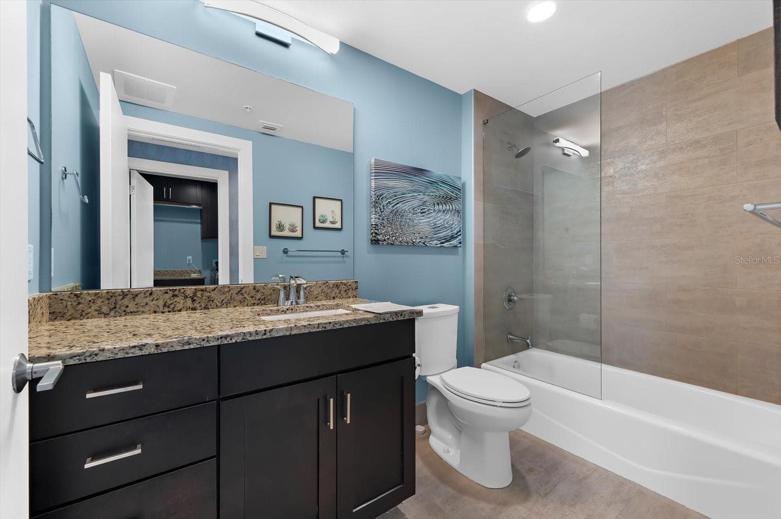 Guest on Suite - 176 4TH AVE NE #201, ST PETERSBURG