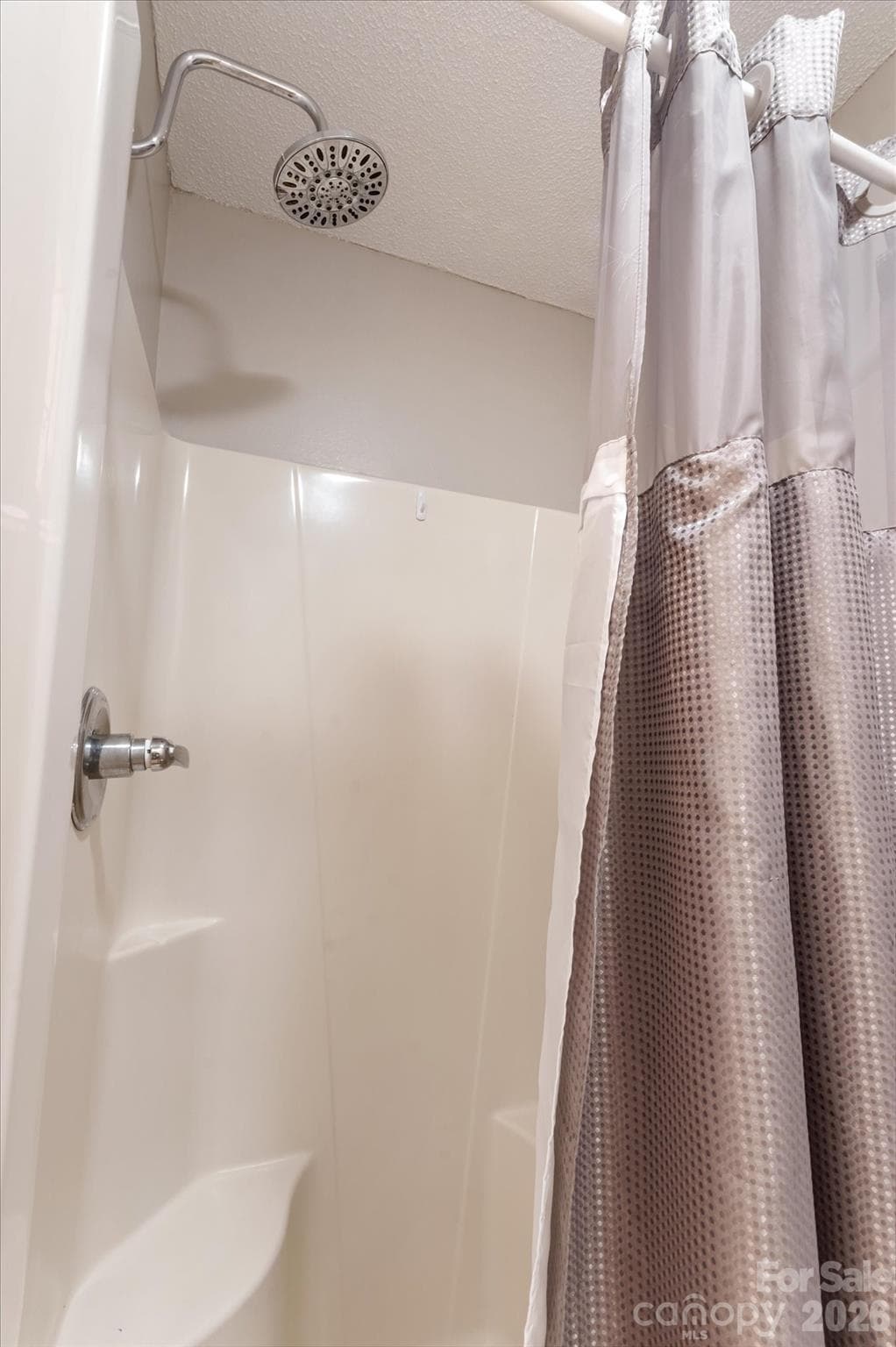 Separate shower - Fletcher