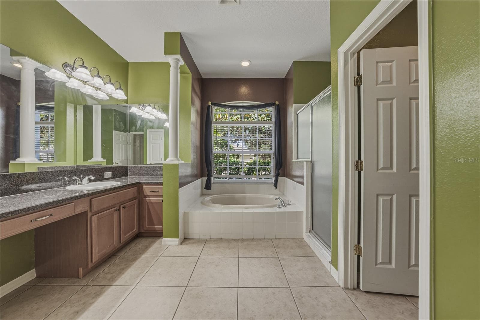 Single Family Residence at 1603 GRAND HERITAGE BLVD, VALRICO, photo 19 of 57
