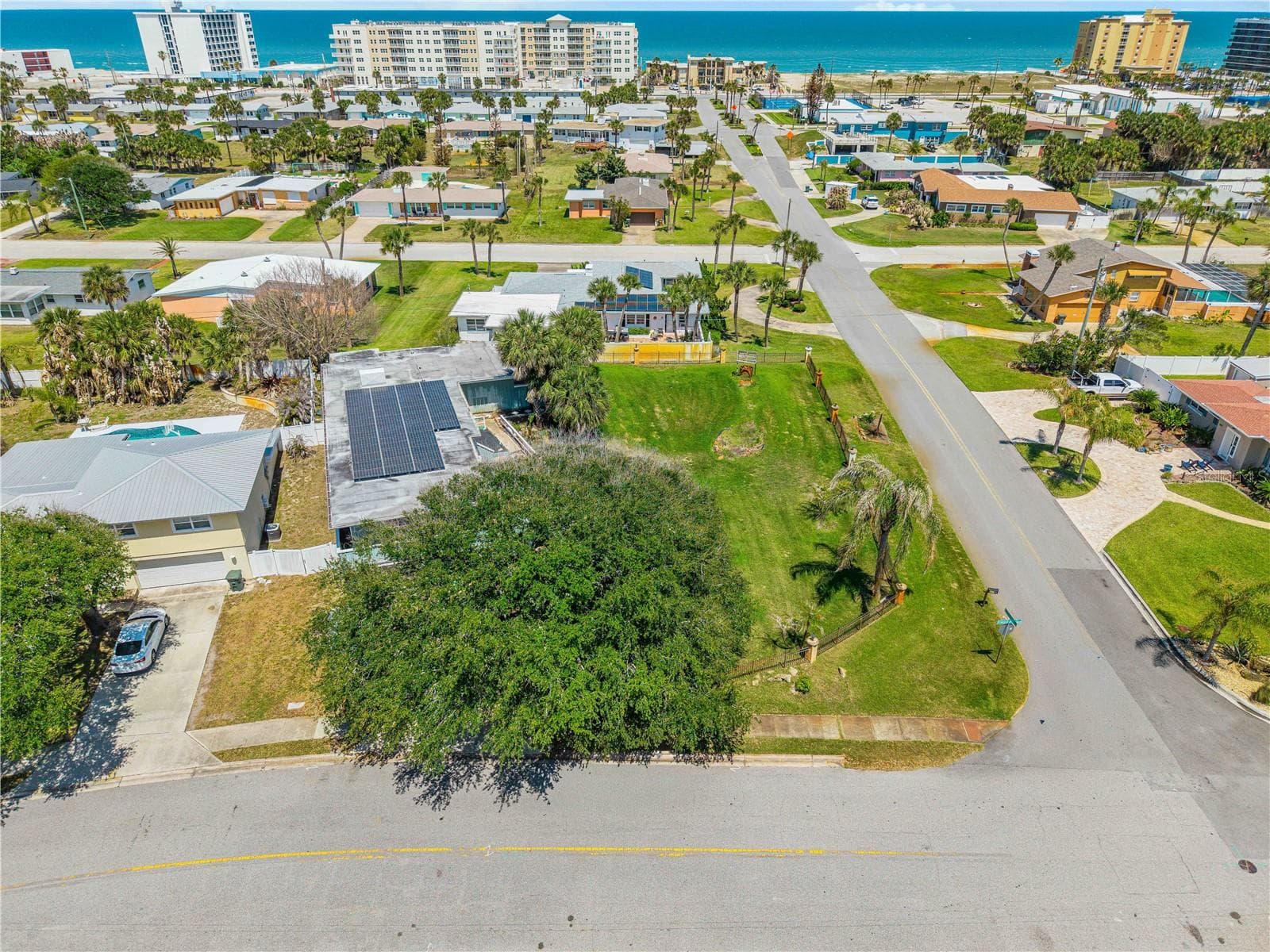 Single Family Residence at 401 DRIFTWOOD AVE, DAYTONA BEACH, photo 2 of 43