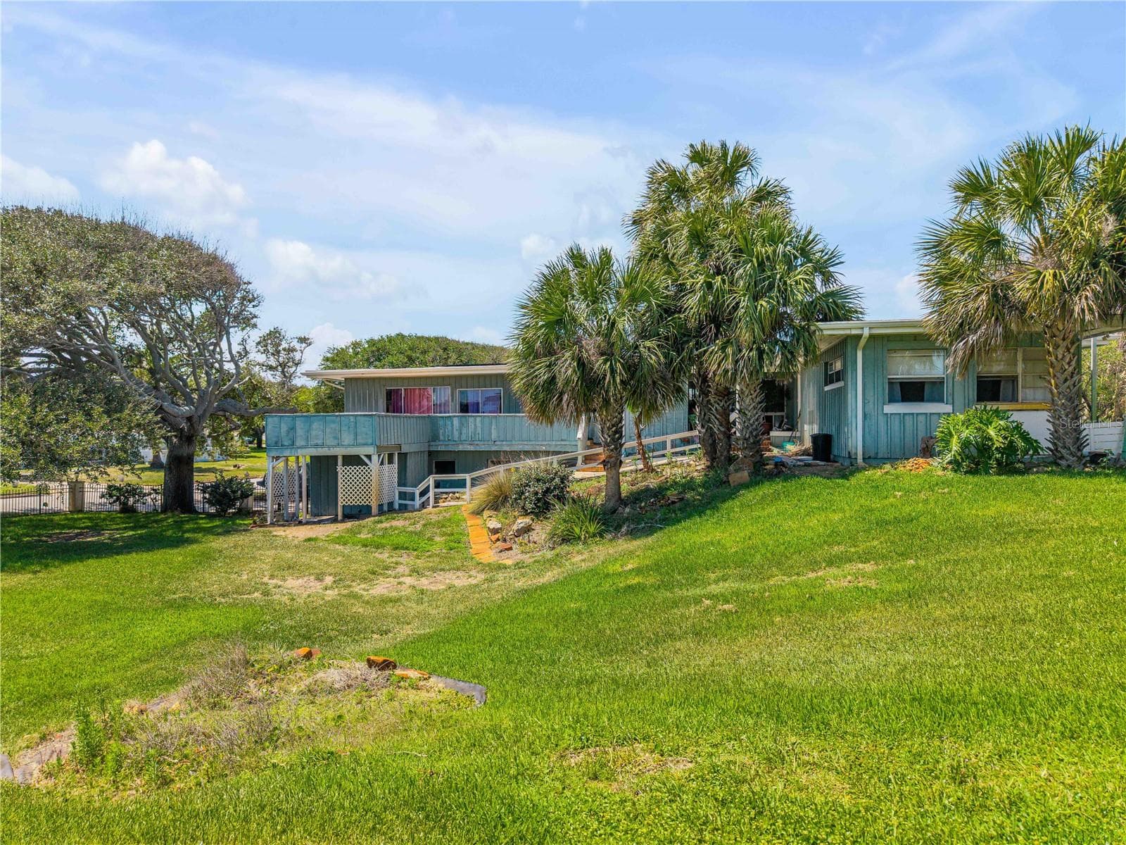 Single Family Residence at 401 DRIFTWOOD AVE, DAYTONA BEACH, photo 5 of 43