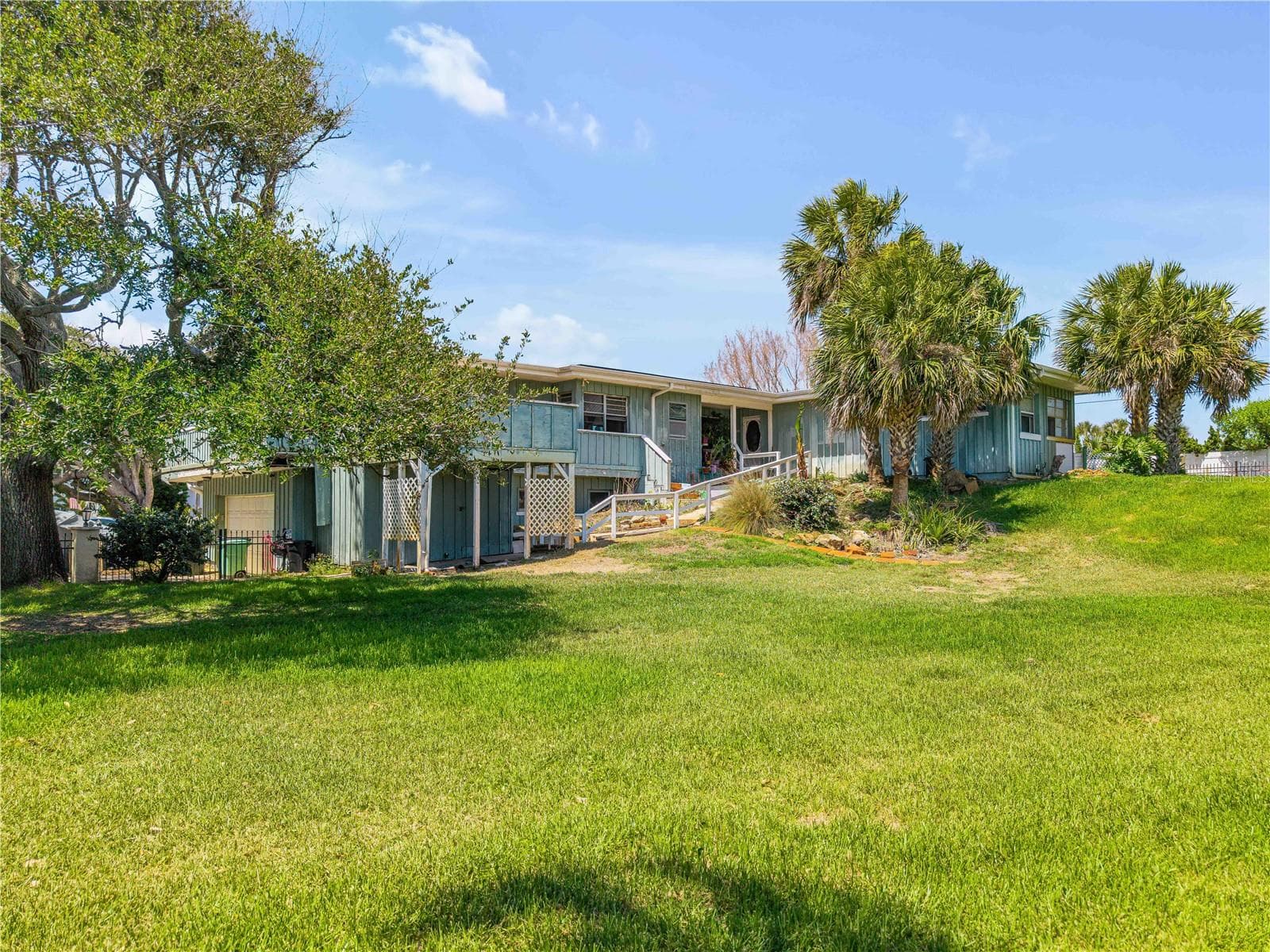 Single Family Residence at 401 DRIFTWOOD AVE, DAYTONA BEACH, photo 6 of 43