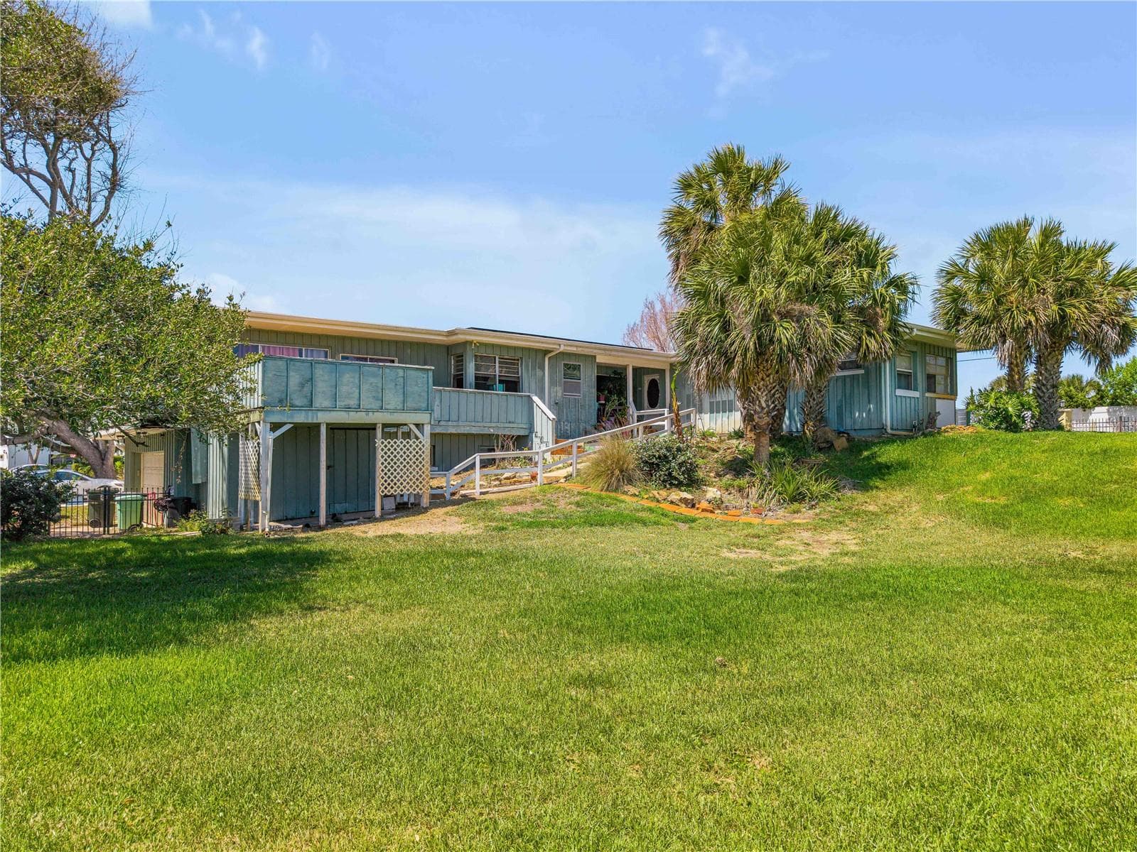 Single Family Residence at 401 DRIFTWOOD AVE, DAYTONA BEACH, photo 7 of 43