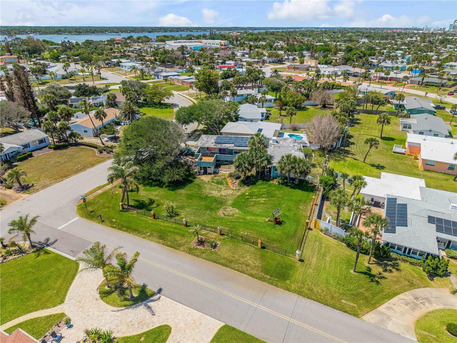 Single Family Residence at 401 DRIFTWOOD AVE, DAYTONA BEACH, photo 17 of 43