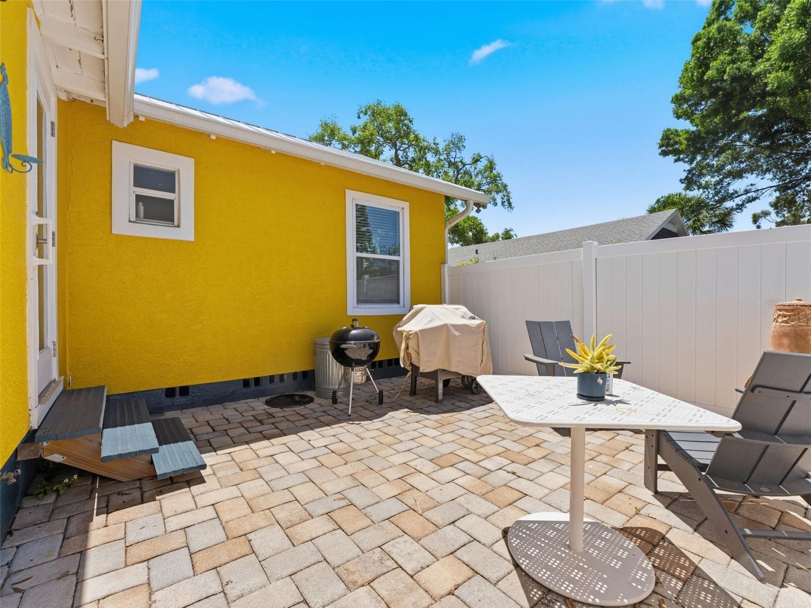 Nice oversized rear patio - 2005 3RD ST S, ST PETERSBURG