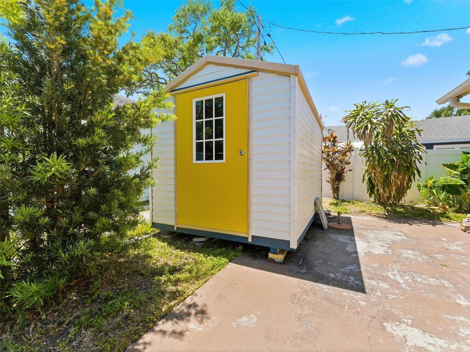 Shed for extra storage - 2005 3RD ST S, ST PETERSBURG