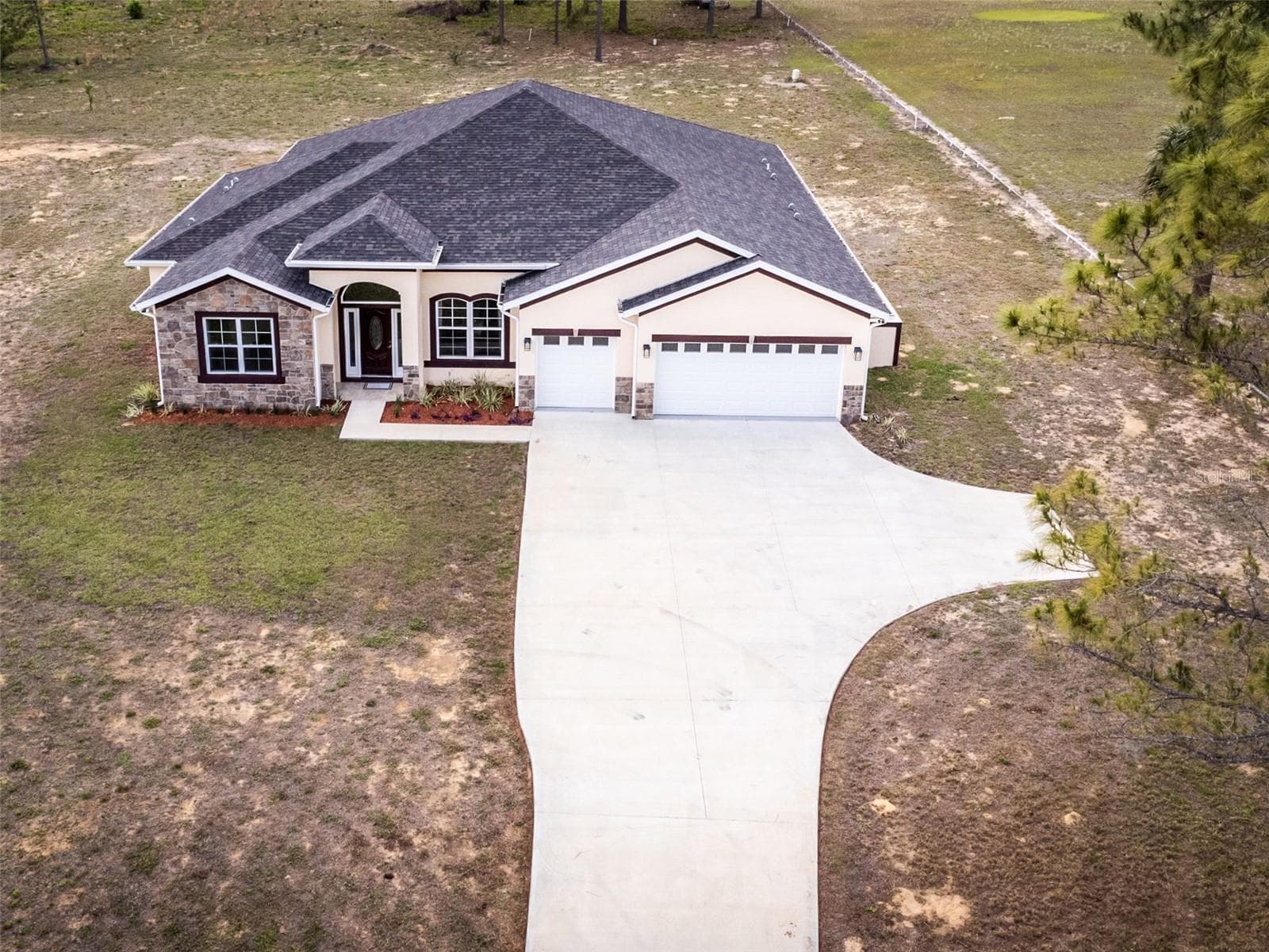 Single Family Residence at 41289 COUNTY ROAD 452, LEESBURG, photo 2 of 38