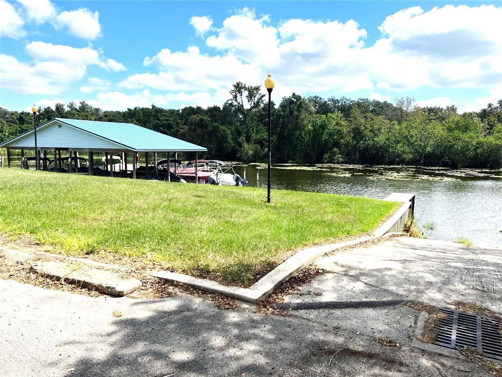 marina - 39654 GROVE HTS, LADY LAKE