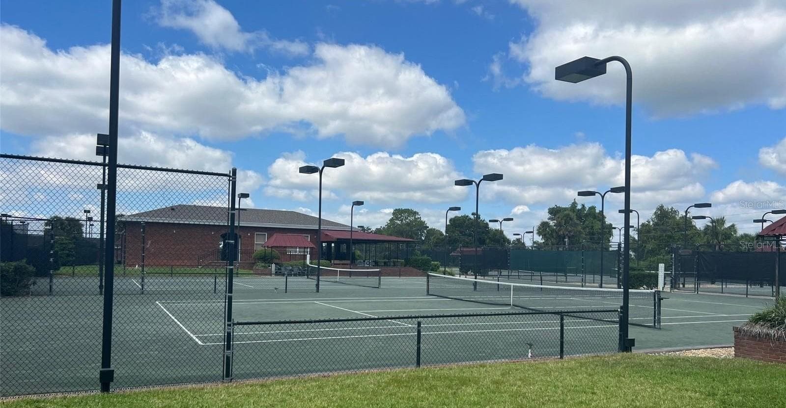 tennis courts - 39654 GROVE HTS, LADY LAKE