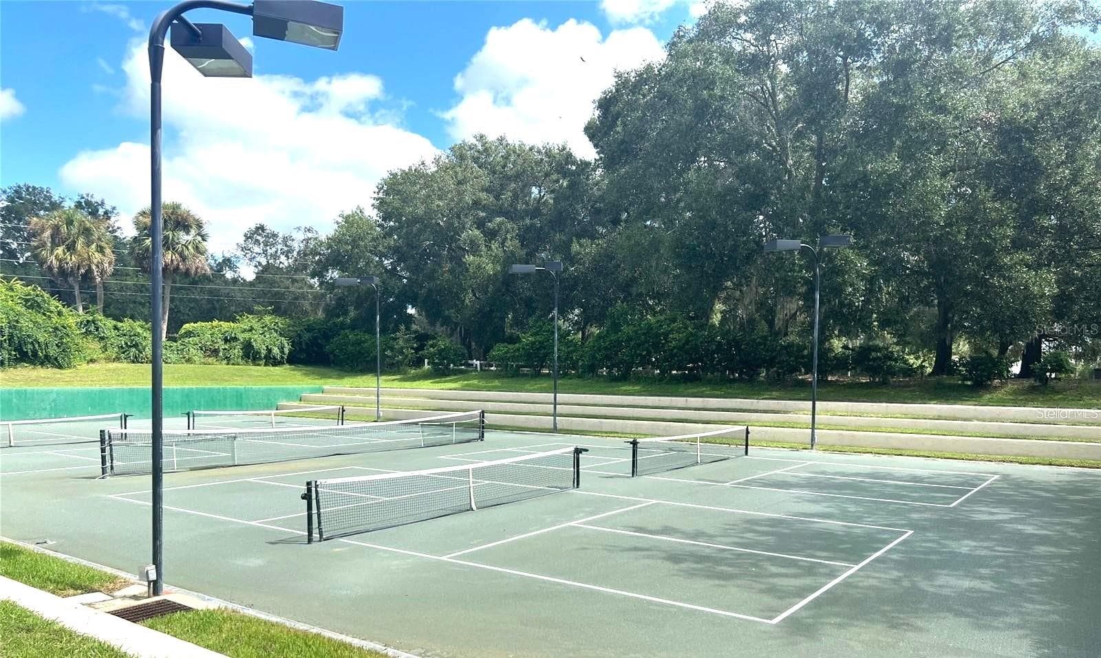 pickle ball courts - 39654 GROVE HTS, LADY LAKE